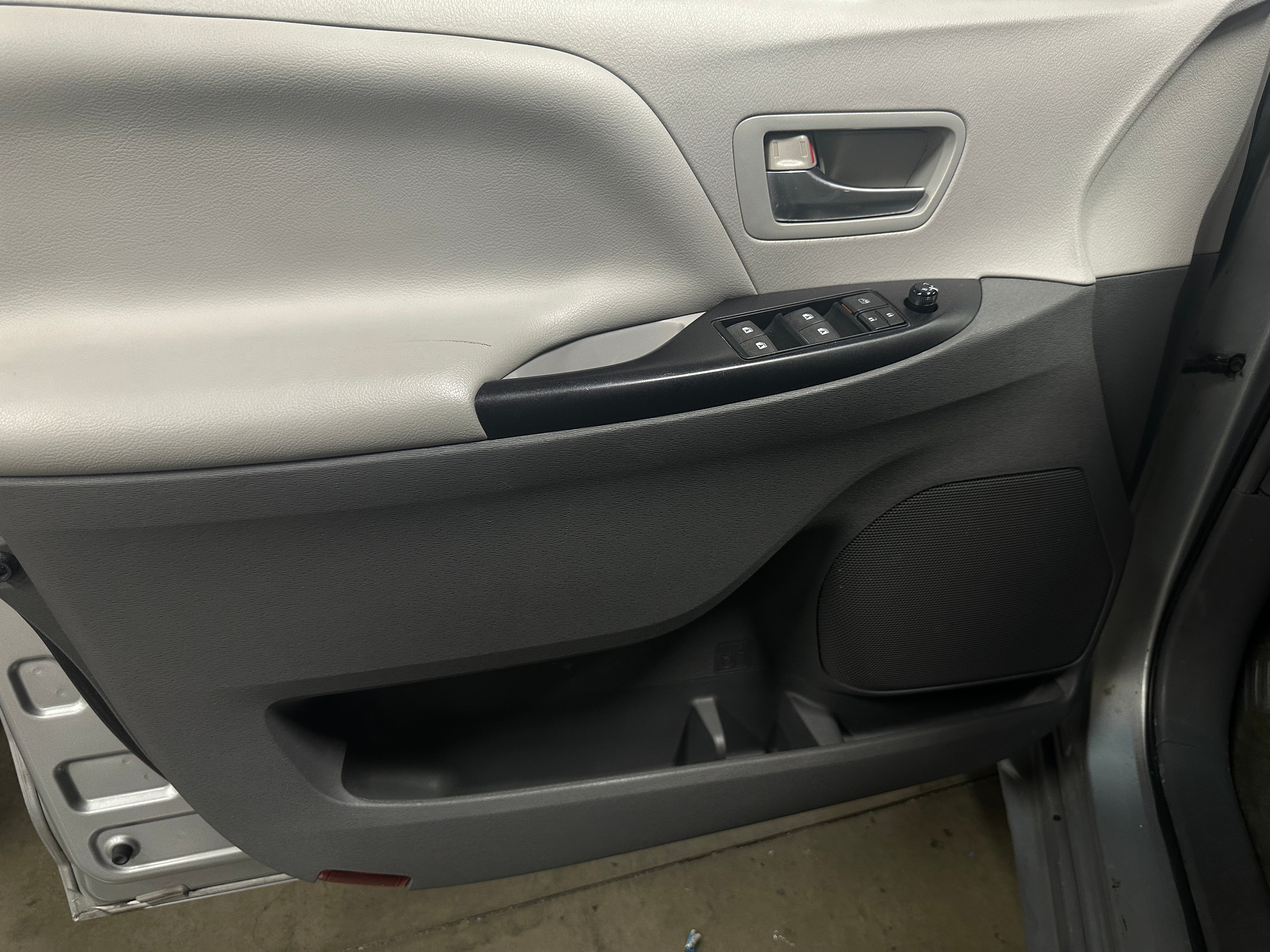 2015 Toyota Sienna LE