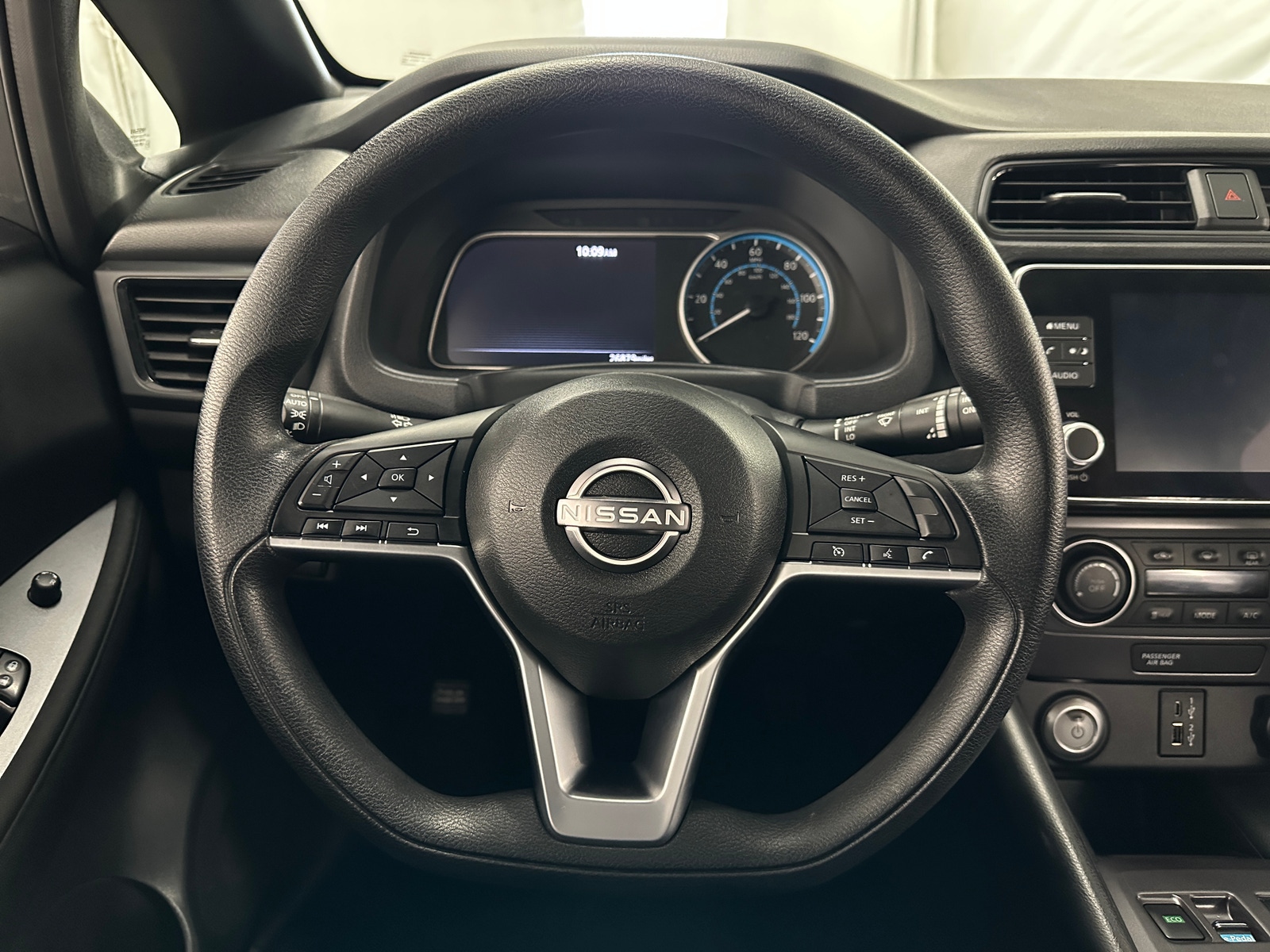 Thumbnail: 2025 Nissan Leaf - 5