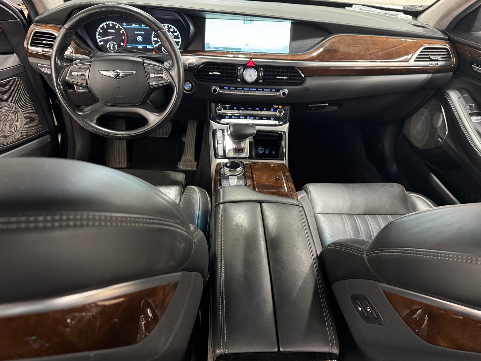 Thumbnail: 2017 Genesis G90 - 2