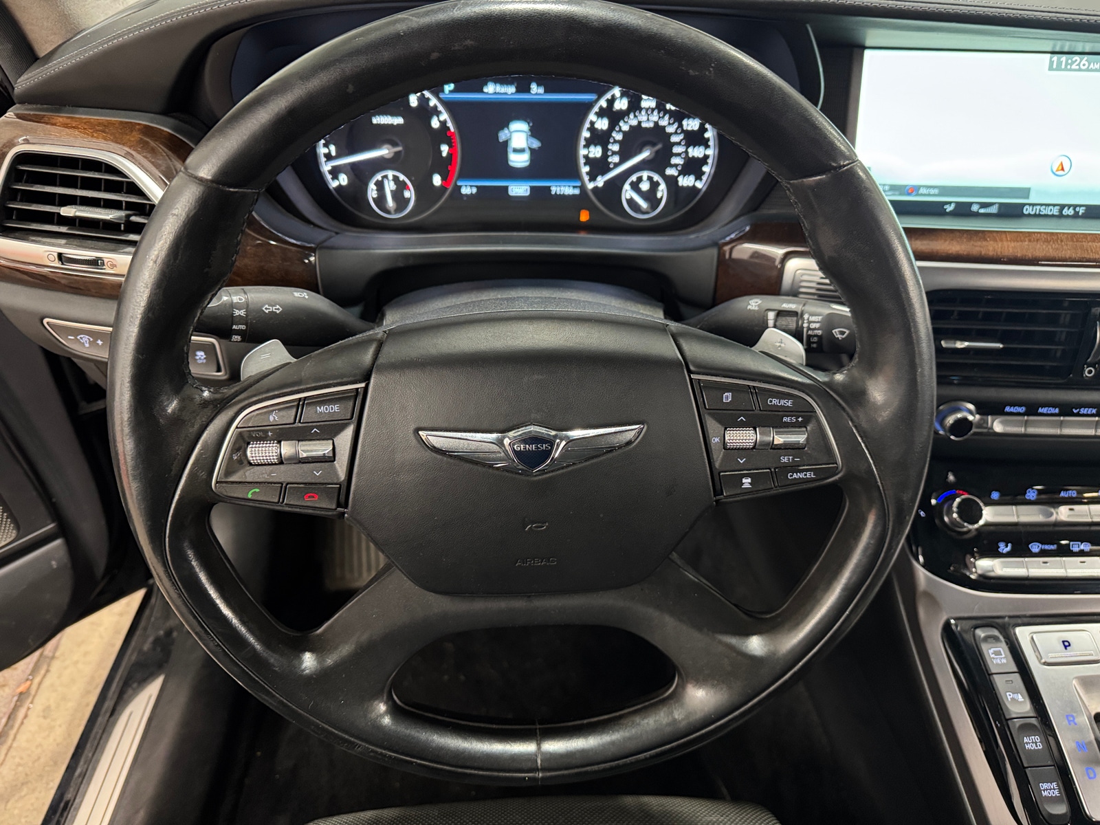 Thumbnail: 2017 Genesis G90 - 4