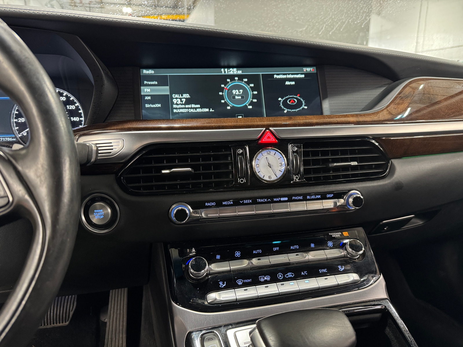 Thumbnail: 2017 Genesis G90 - 3