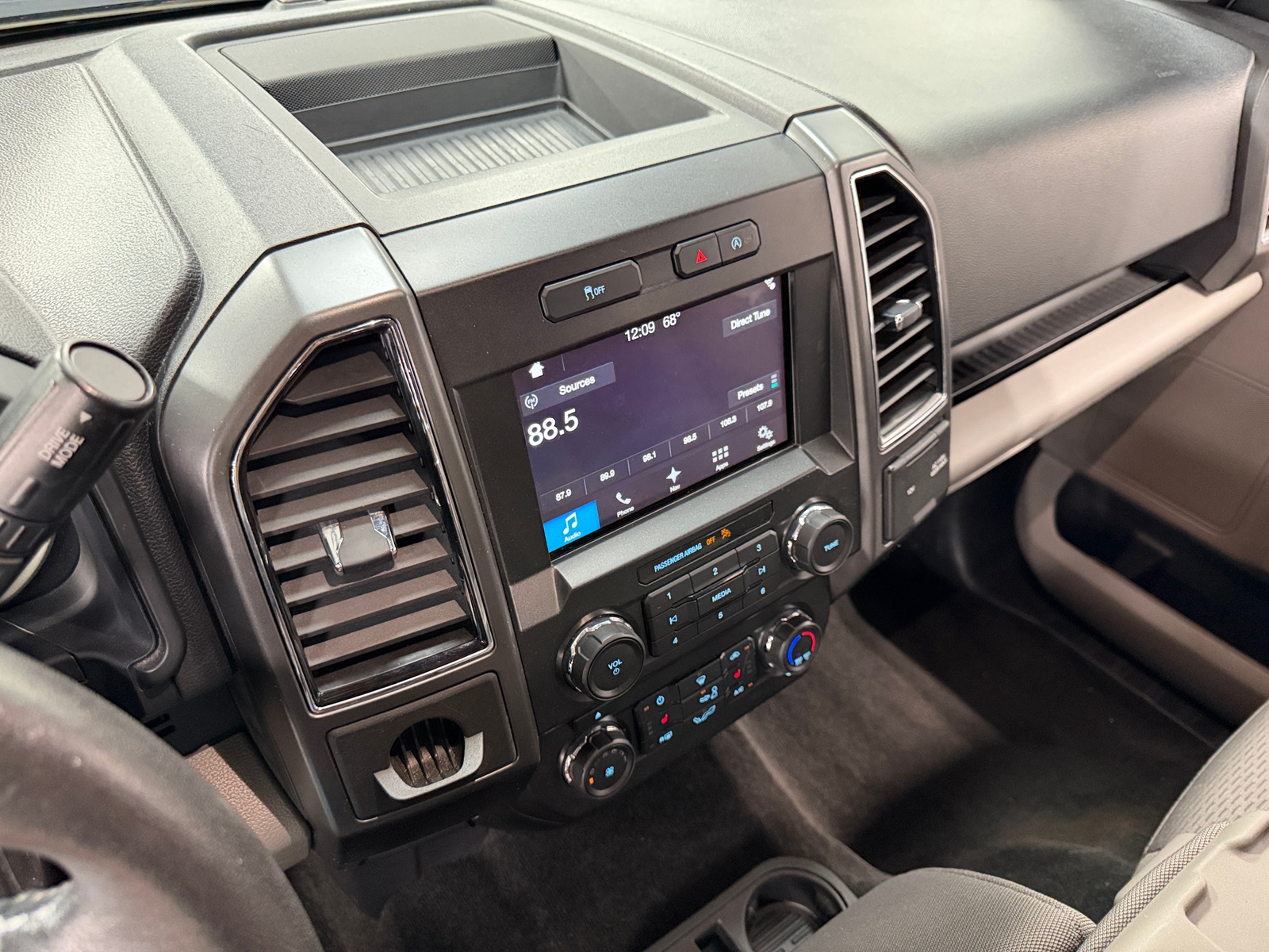 Thumbnail: 2018 Ford Econoline - 4