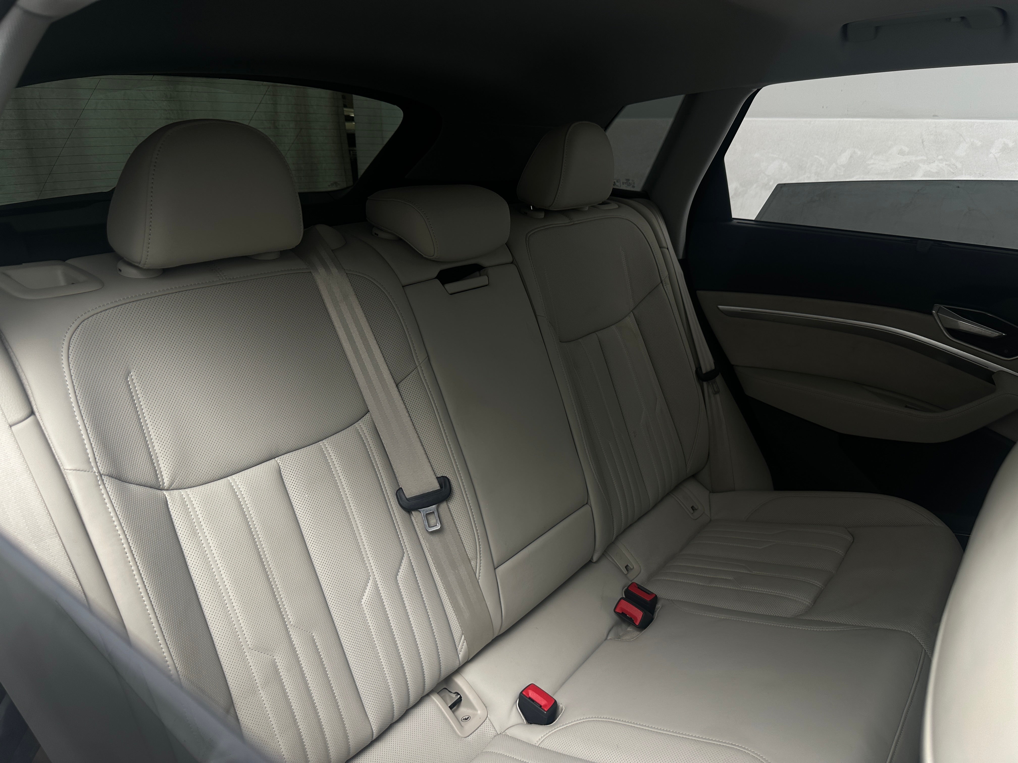 Used 2019 Audi e-tron Prestige with VIN WA1VAAGEXKB025046 for sale in Oak Creek, WI
