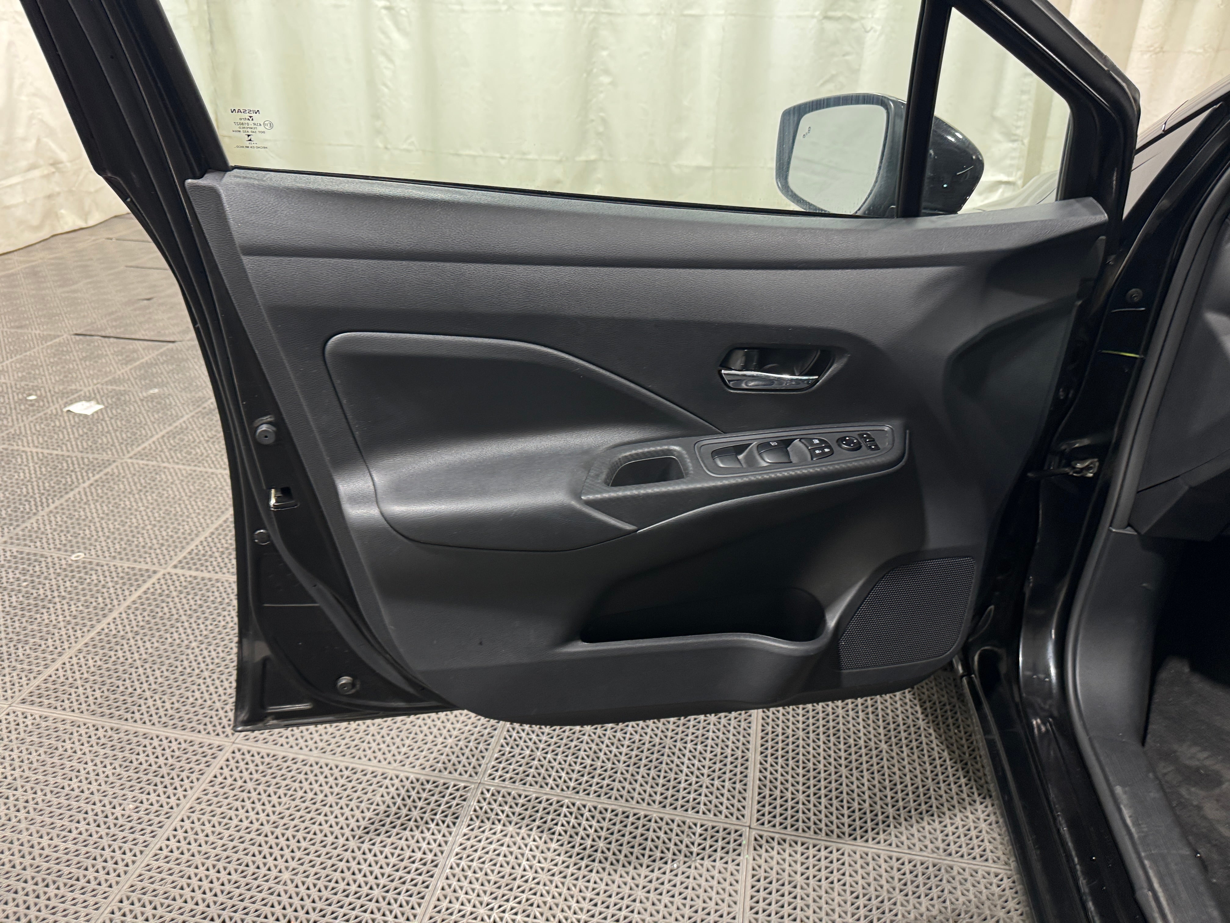 2025 Nissan Versa Sedan SV