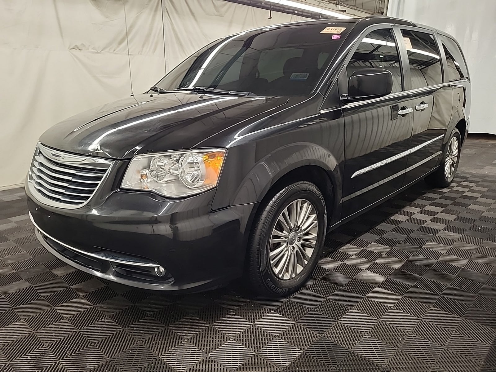 2016 Chrysler Town & Country Touring
