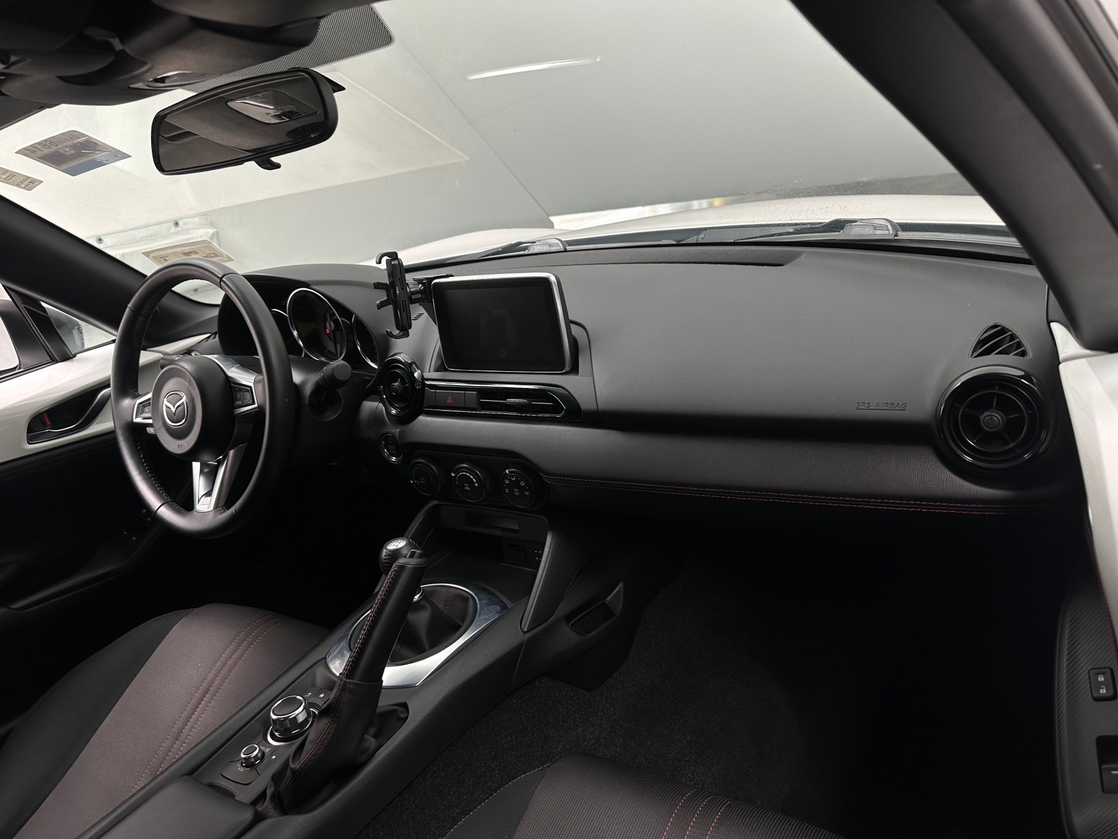 Thumbnail: 2016 Mazda MX-5 Miata - 3