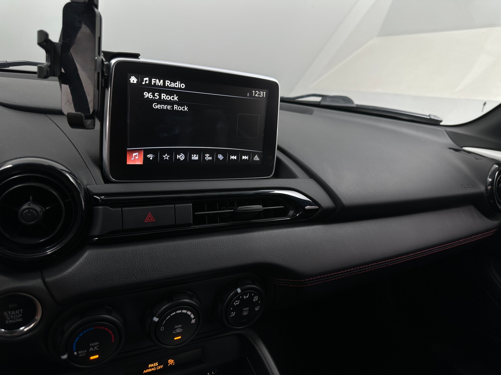 Thumbnail: 2016 Mazda MX-5 Miata - 4