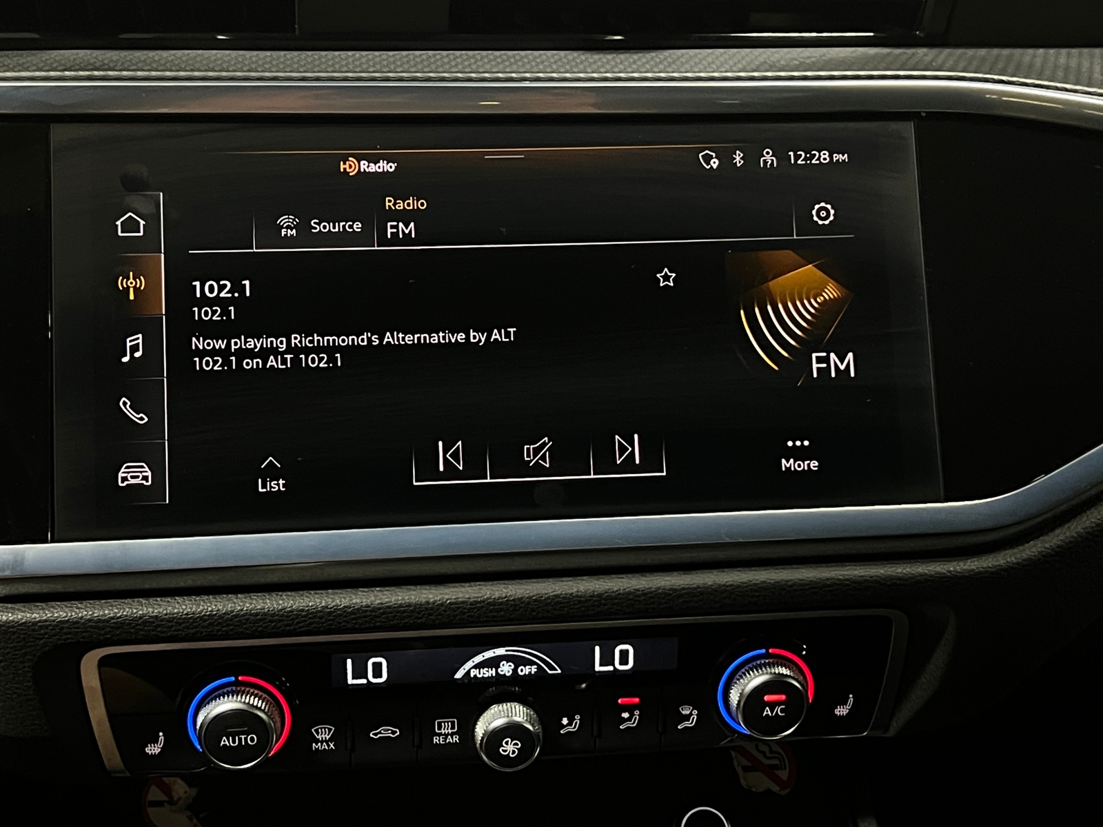 Thumbnail: 2025 Audi Q3 - 4