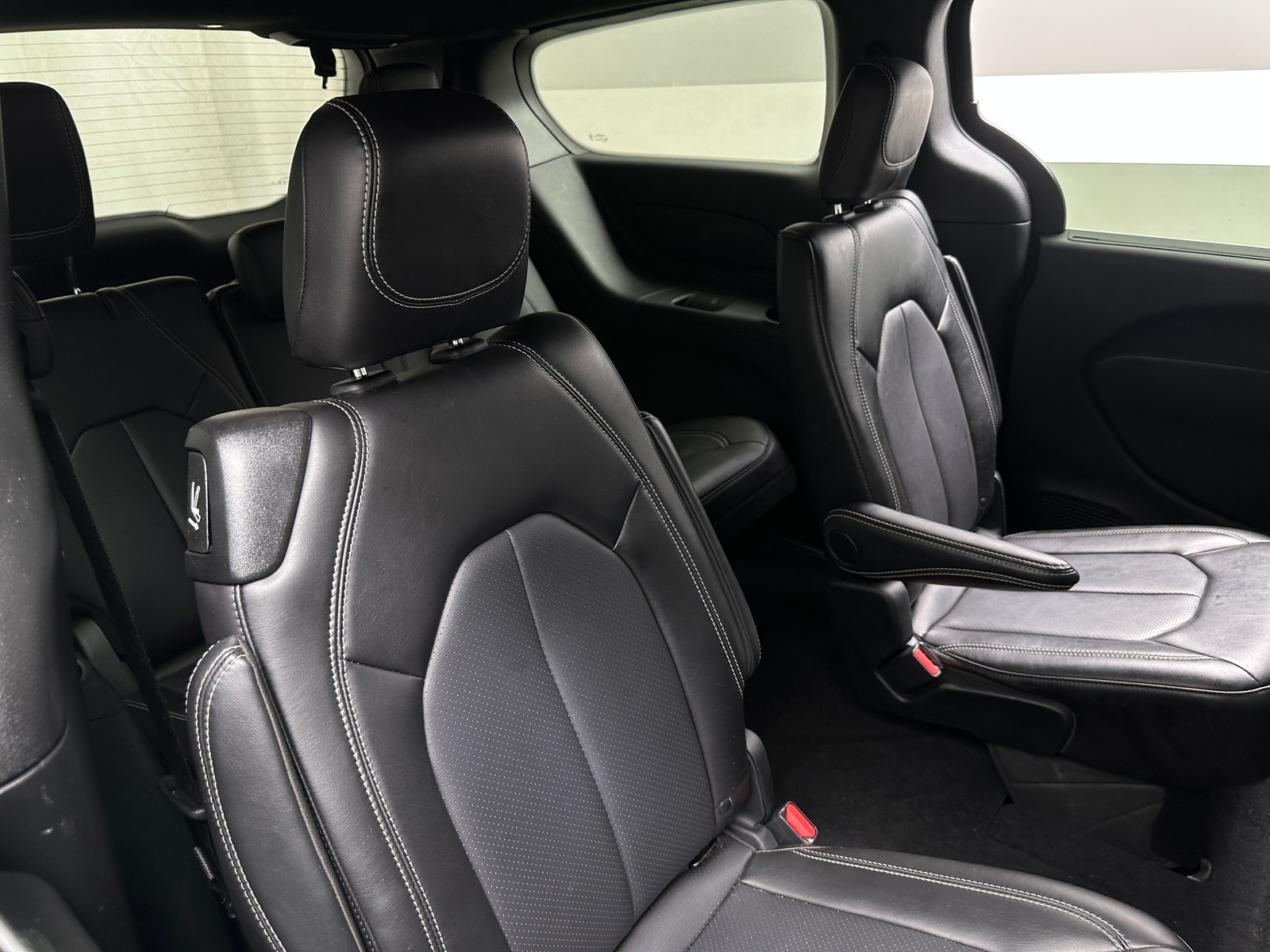 Thumbnail: 2025 Chrysler Pacifica - 5