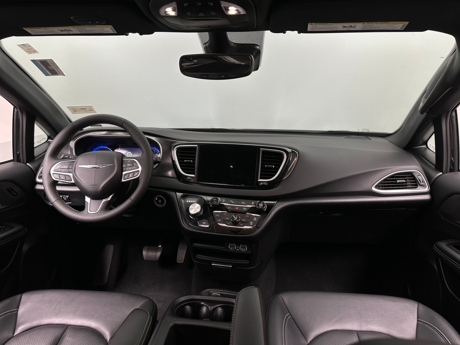 Thumbnail: 2025 Chrysler Pacifica - 2