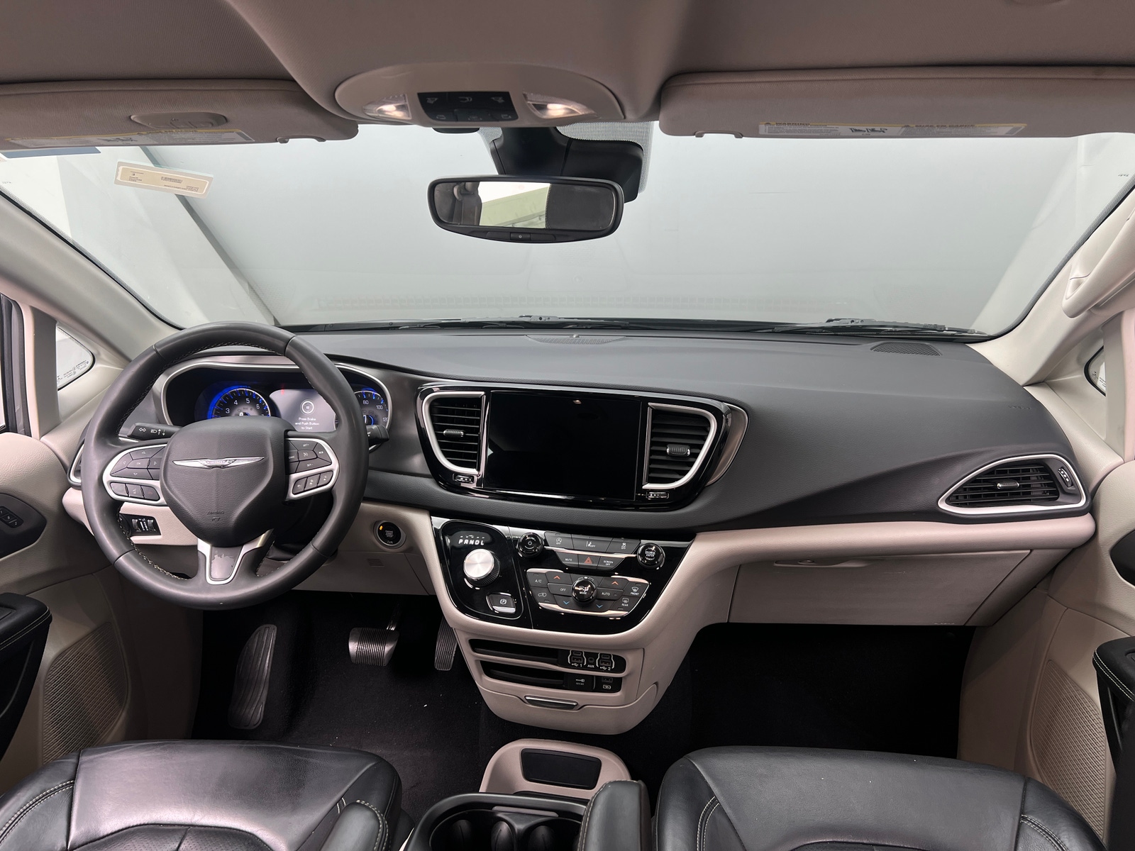 Thumbnail: 2022 Chrysler Pacifica - 2