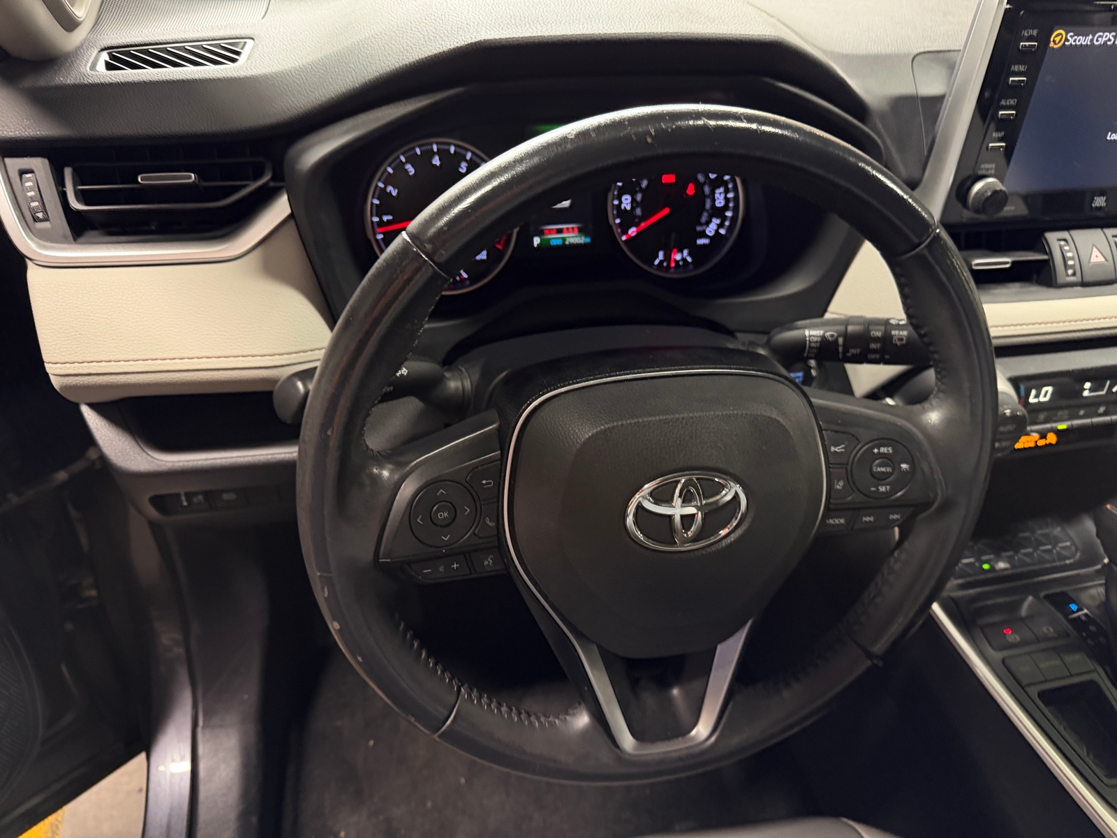 Thumbnail: 2019 Toyota RAV4 - 4