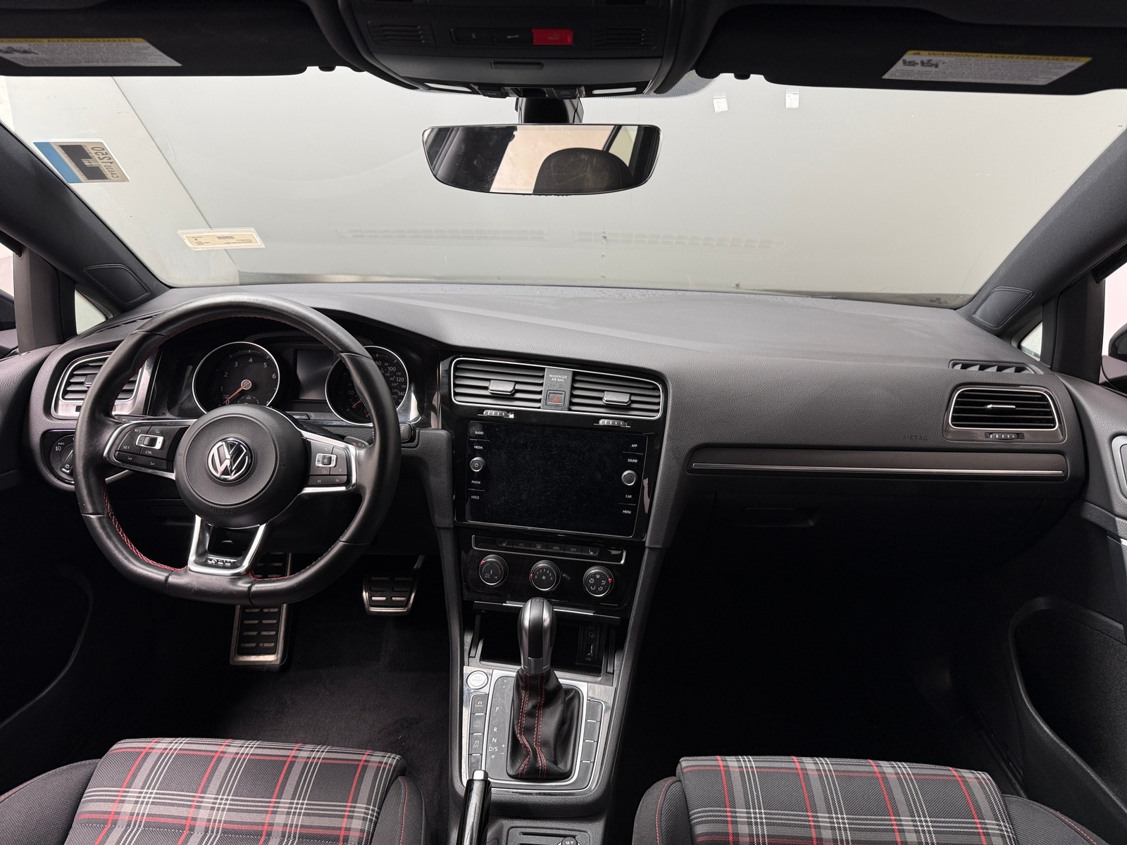 Thumbnail: 2018 Volkswagen Golf - 3