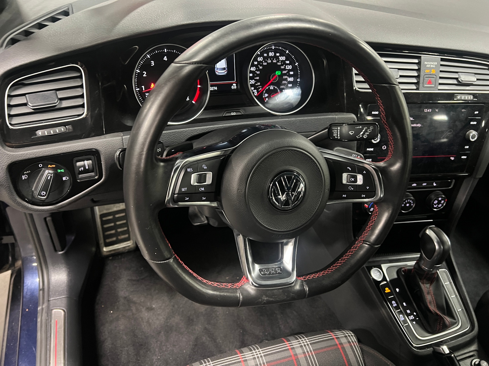 Thumbnail: 2018 Volkswagen Golf - 5