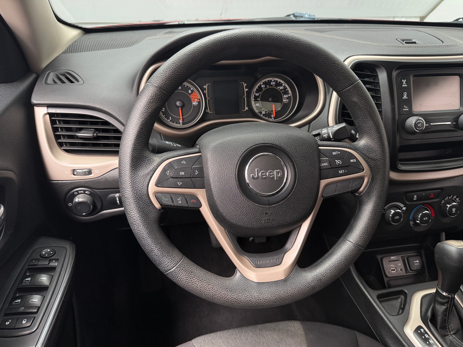 Thumbnail: 2017 Jeep Cherokee - 5
