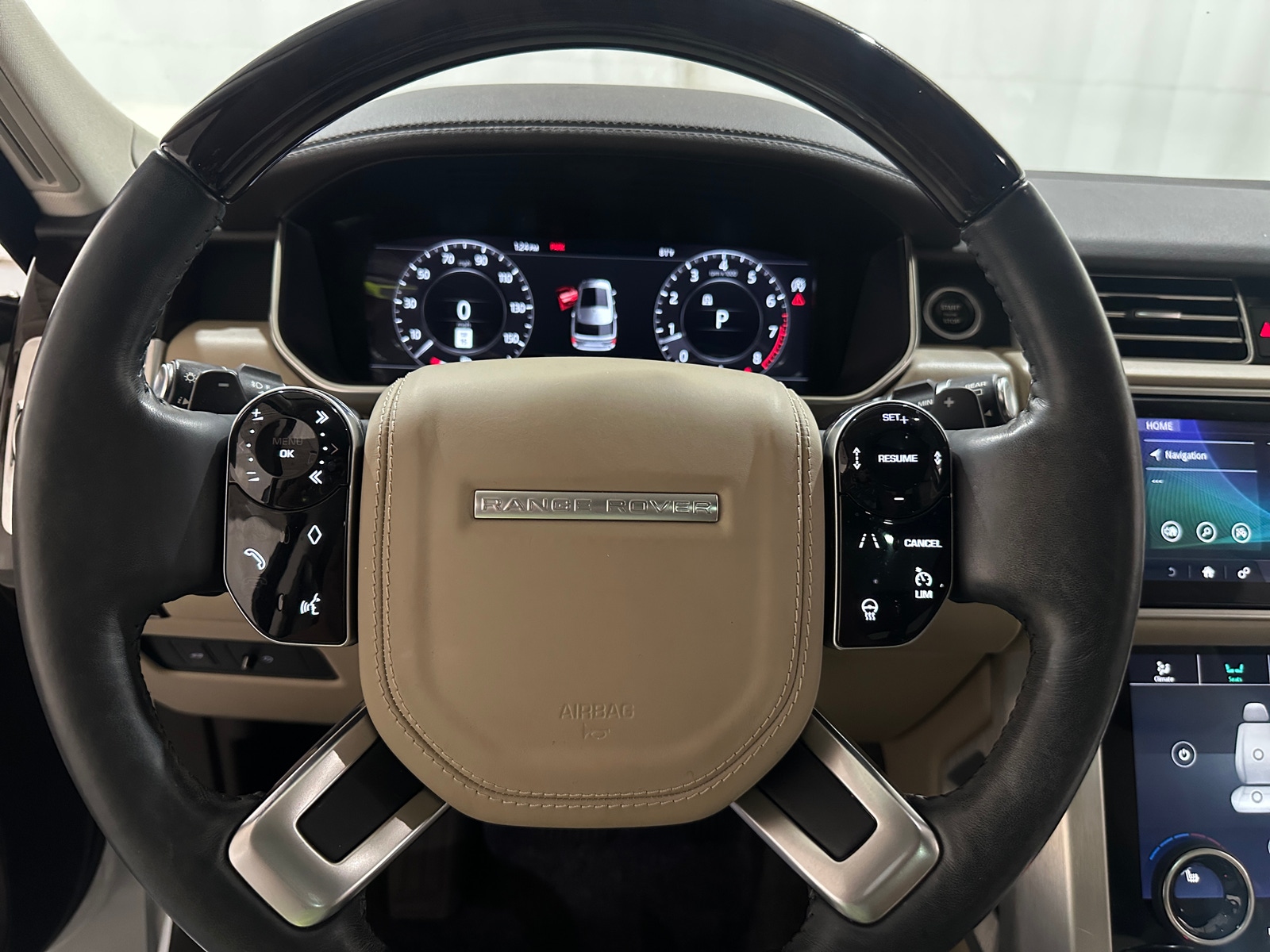 Thumbnail: 2018 Land Rover Range Rover - 4