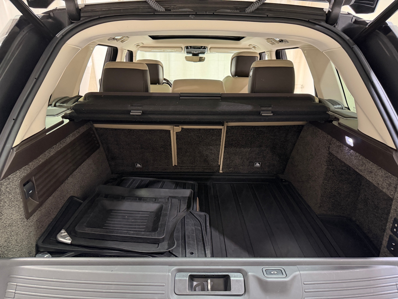 Thumbnail: 2018 Land Rover Range Rover - 6