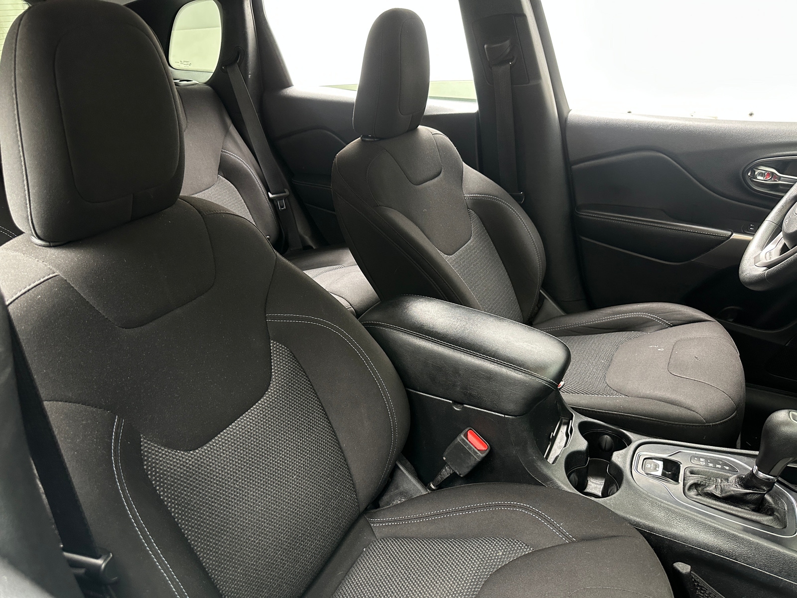 Thumbnail: 2019 Jeep Cherokee - 2