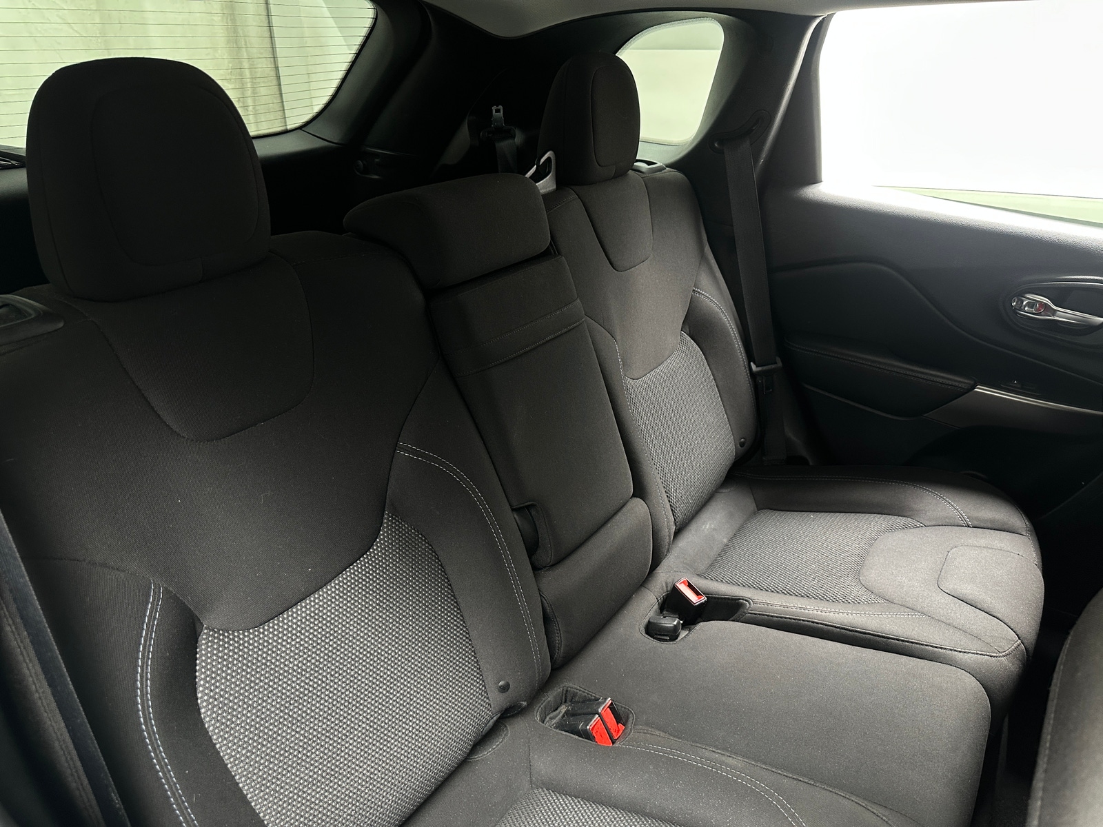 Thumbnail: 2019 Jeep Cherokee - 6