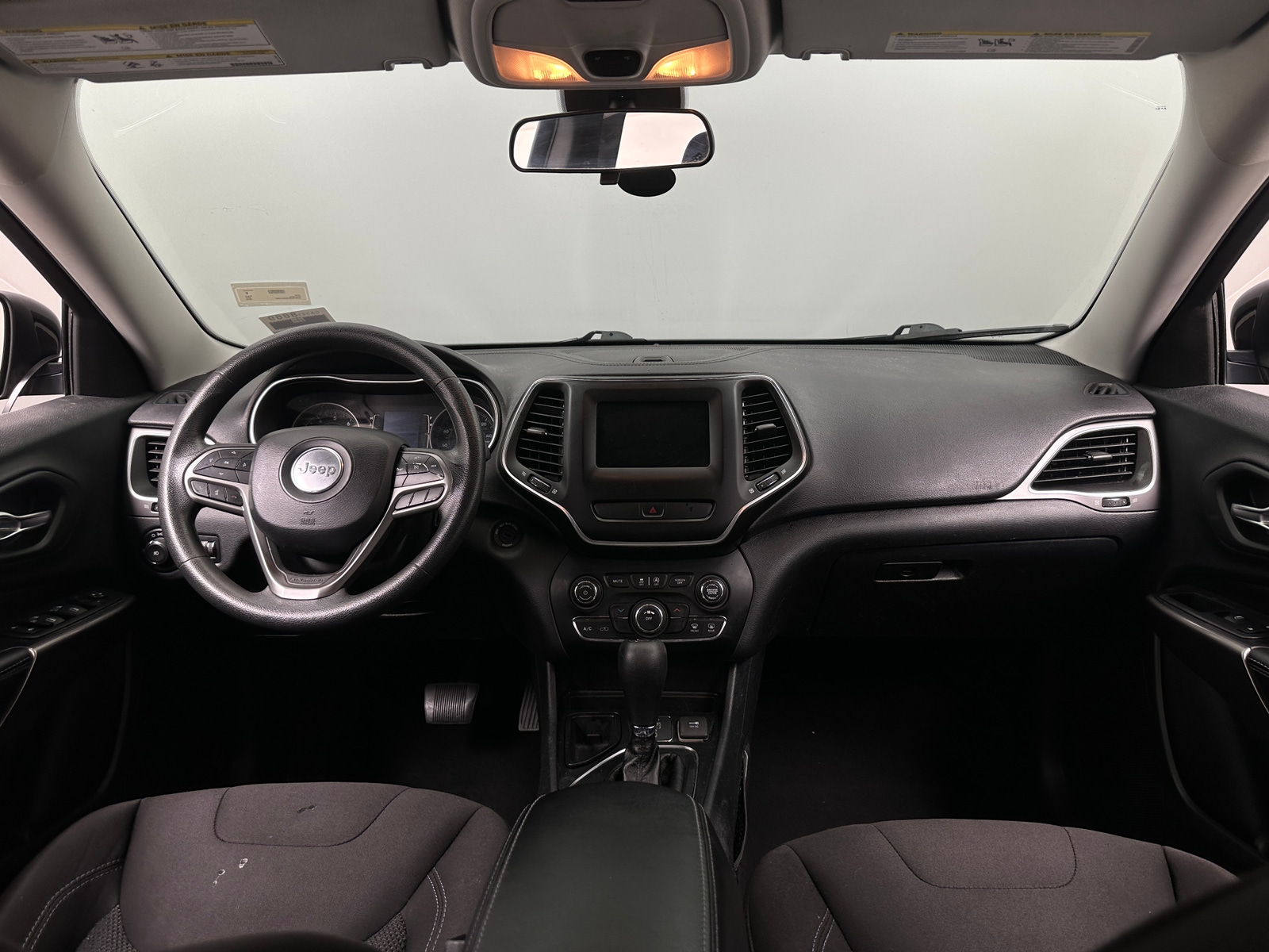 Thumbnail: 2019 Jeep Cherokee - 3