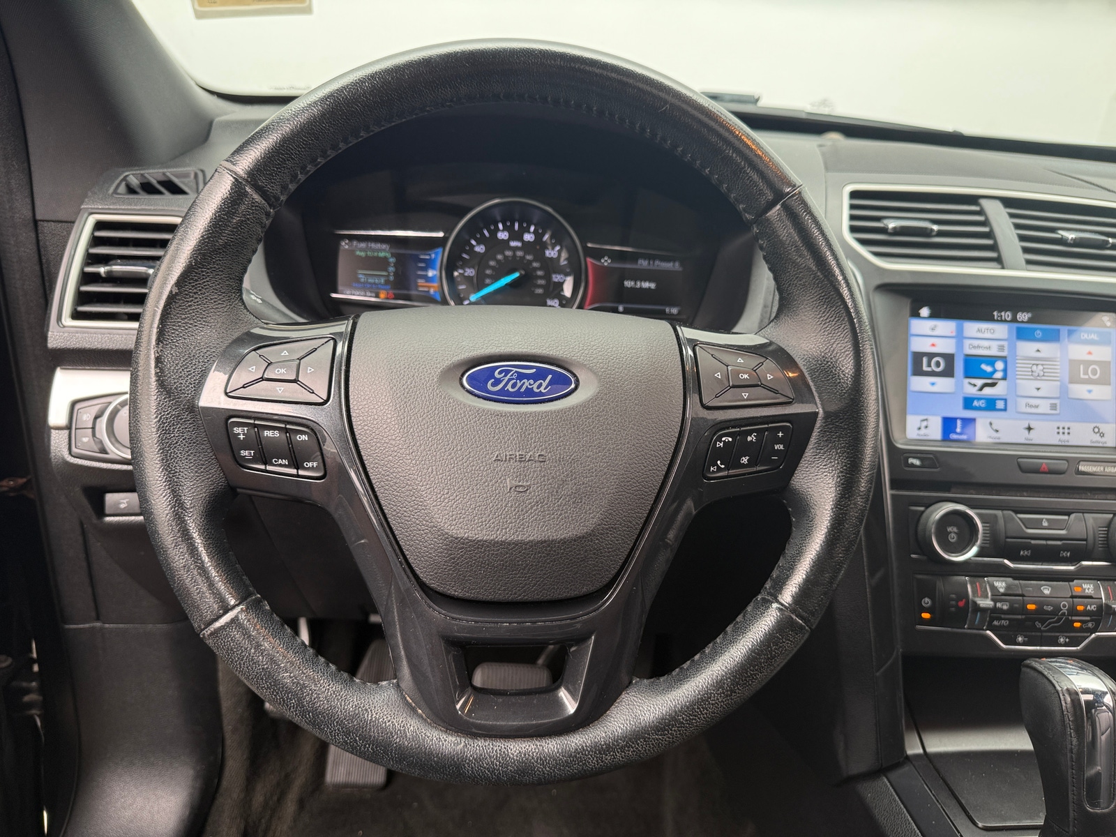 Thumbnail: 2017 Ford Explorer - 4