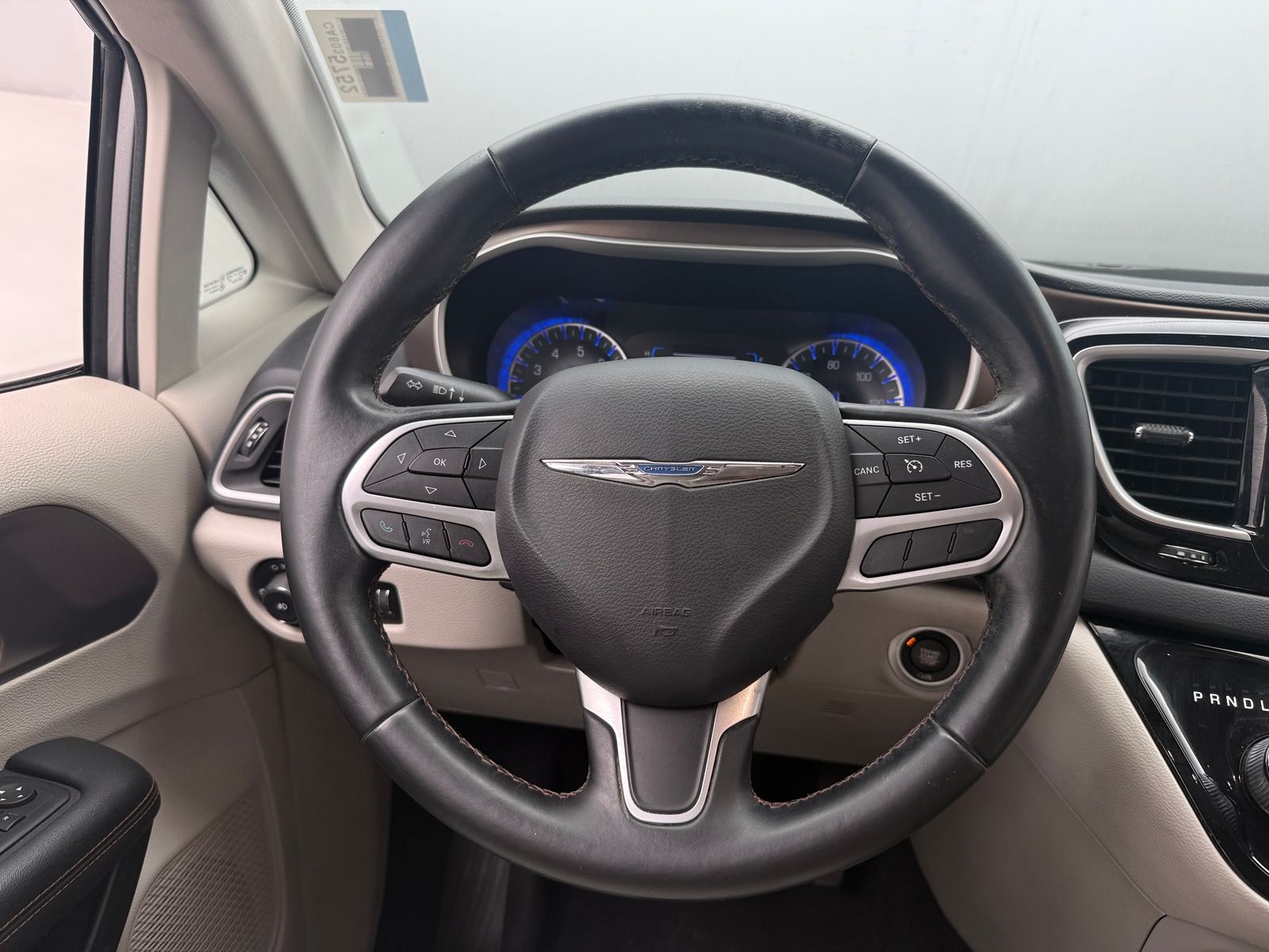 Thumbnail: 2017 Chrysler Pacifica - 4