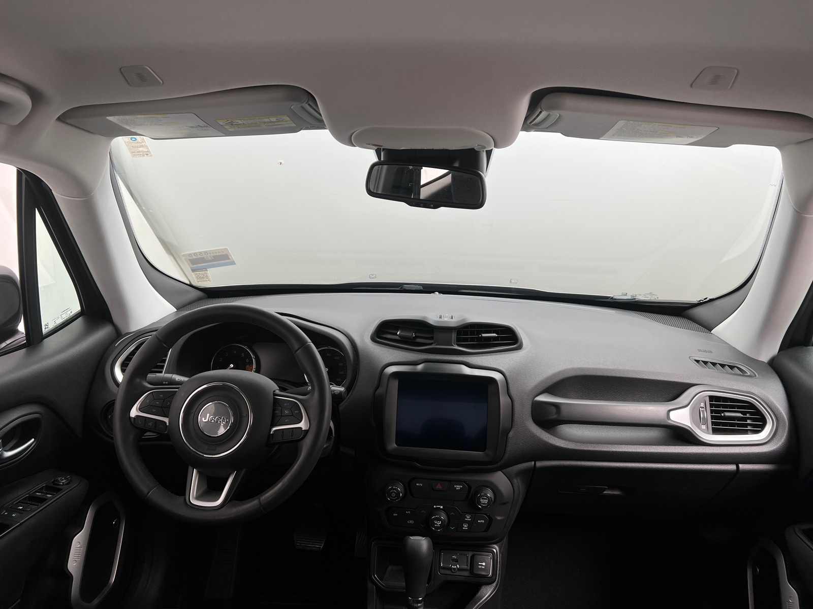 Thumbnail: 2018 Jeep Renegade - 3