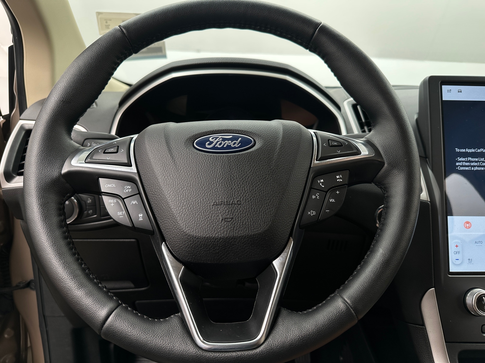 Thumbnail: 2021 Ford Edge - 4