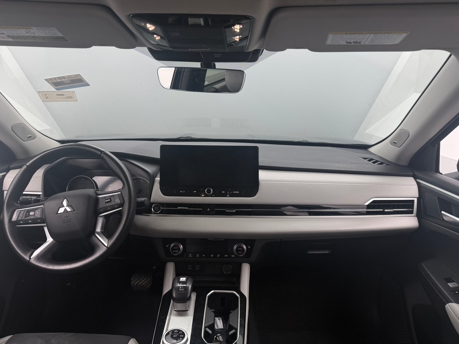 Thumbnail: 2025 Mitsubishi Outlander - 2