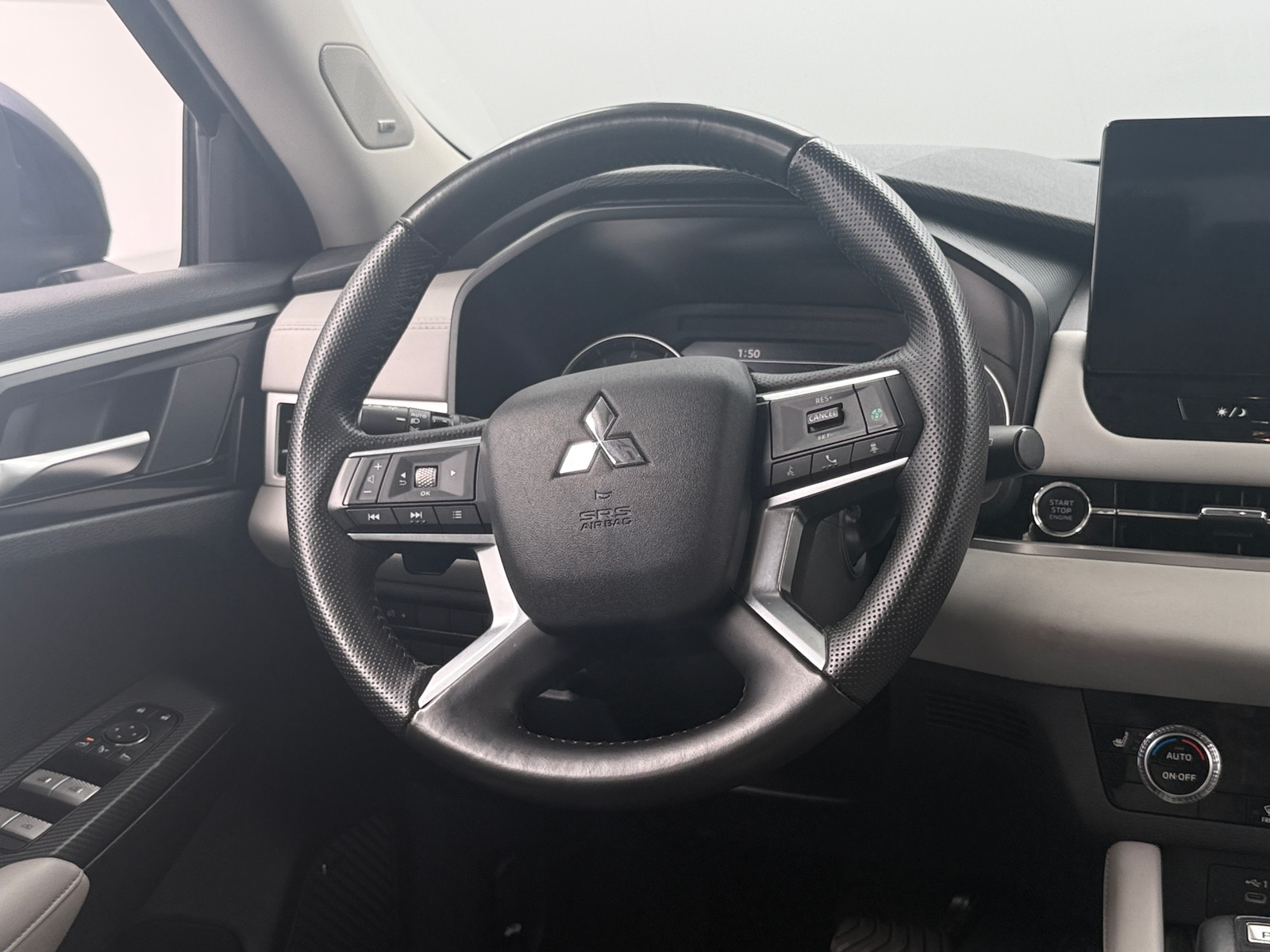 Thumbnail: 2025 Mitsubishi Outlander - 4