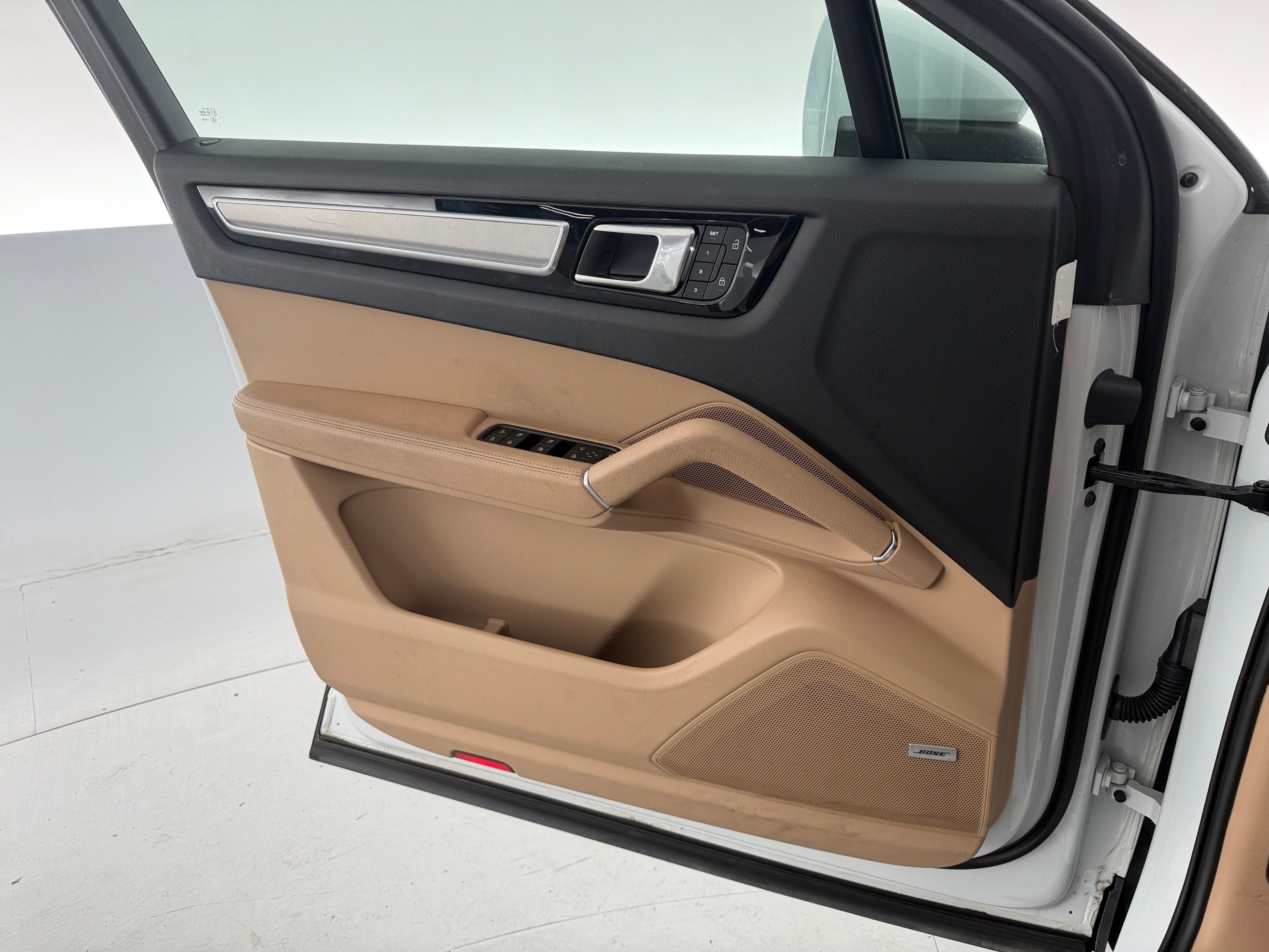 2023 Porsche Cayenne Coupe Platinum Edition