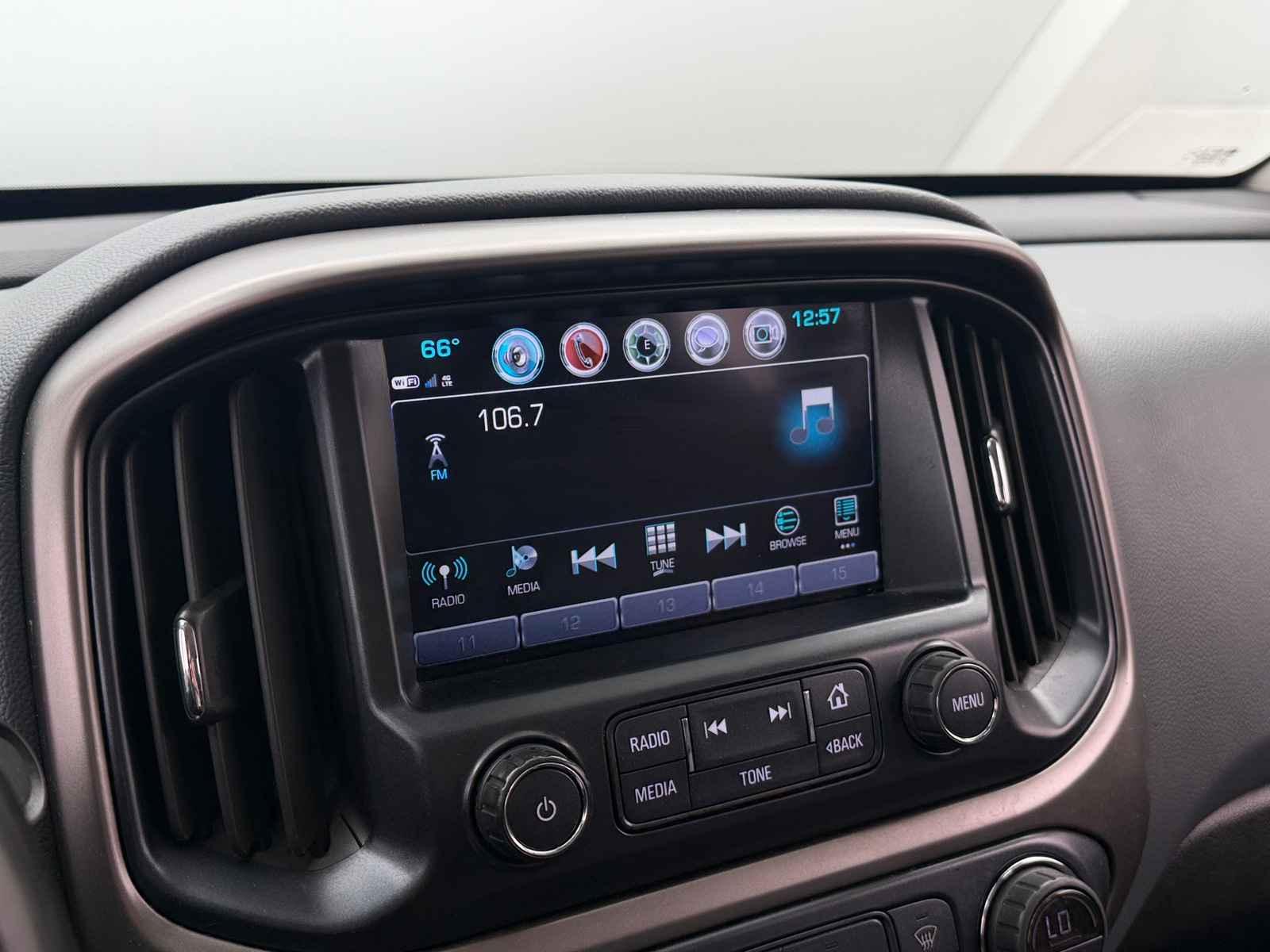 Thumbnail: 2018 Chevrolet Colorado - 3