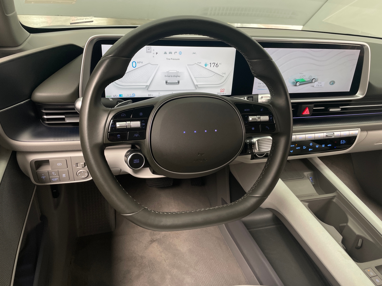 Thumbnail: 2023 Hyundai Ioniq 6 - 4