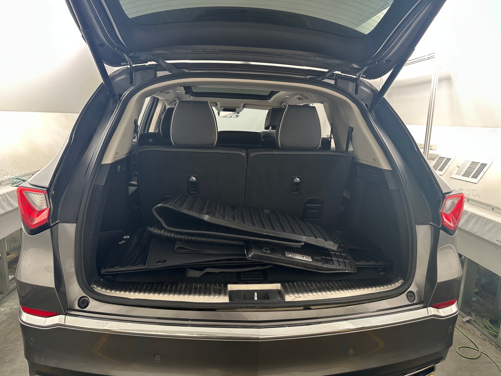 Thumbnail: 2024 Acura MDX - 6