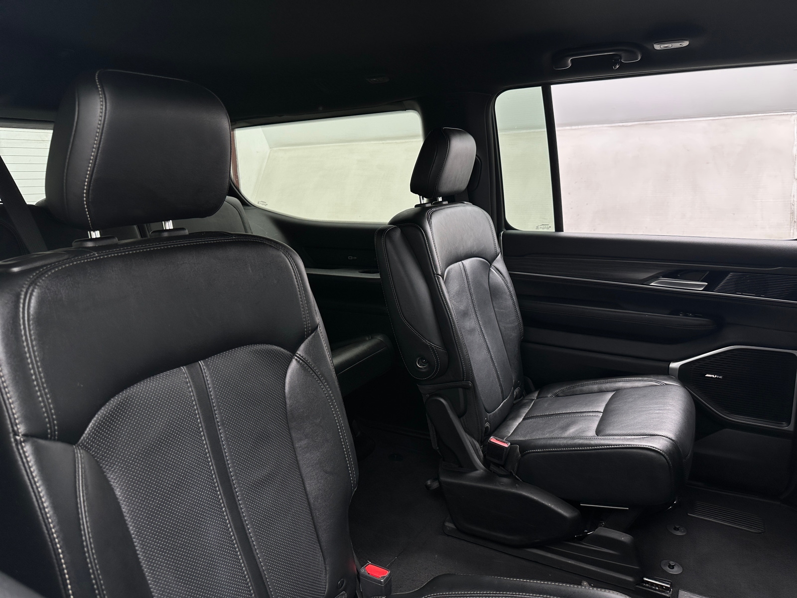 Thumbnail: 2024 Jeep Wagoneer - 5