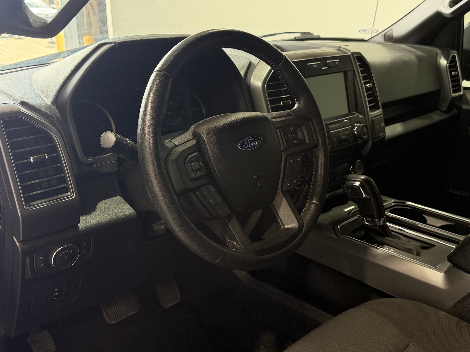 Thumbnail: 2017 Ford Econoline - 3