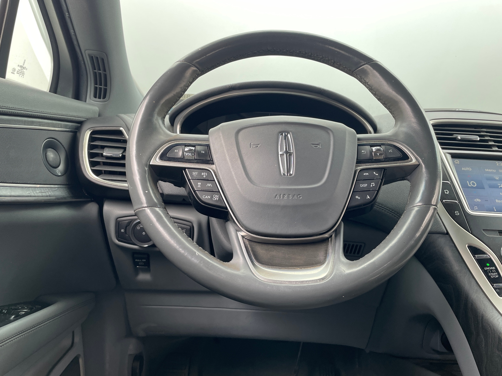 Thumbnail: 2020 Lincoln Nautilus - 4