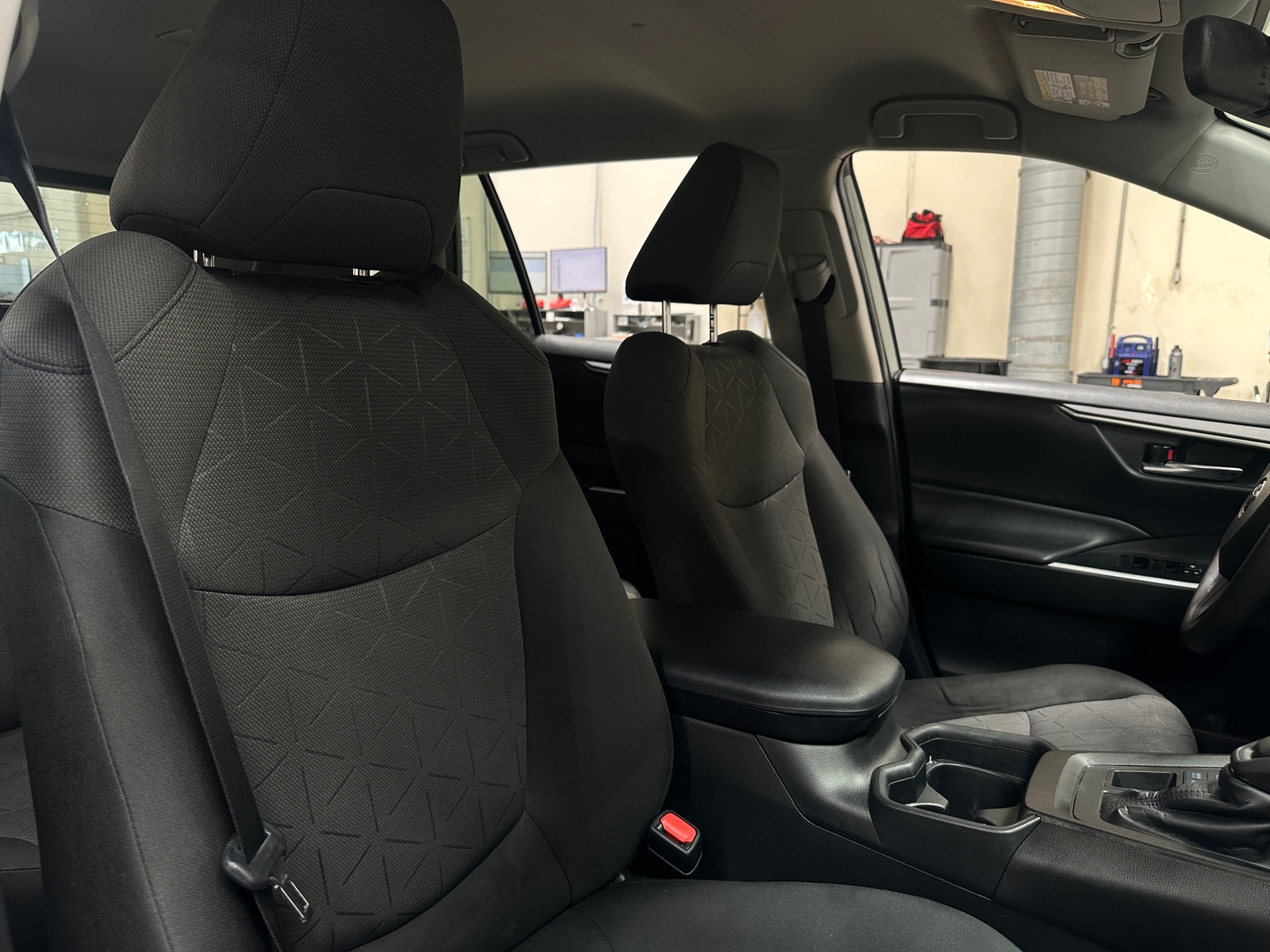 Thumbnail: 2020 Toyota RAV4 - 2