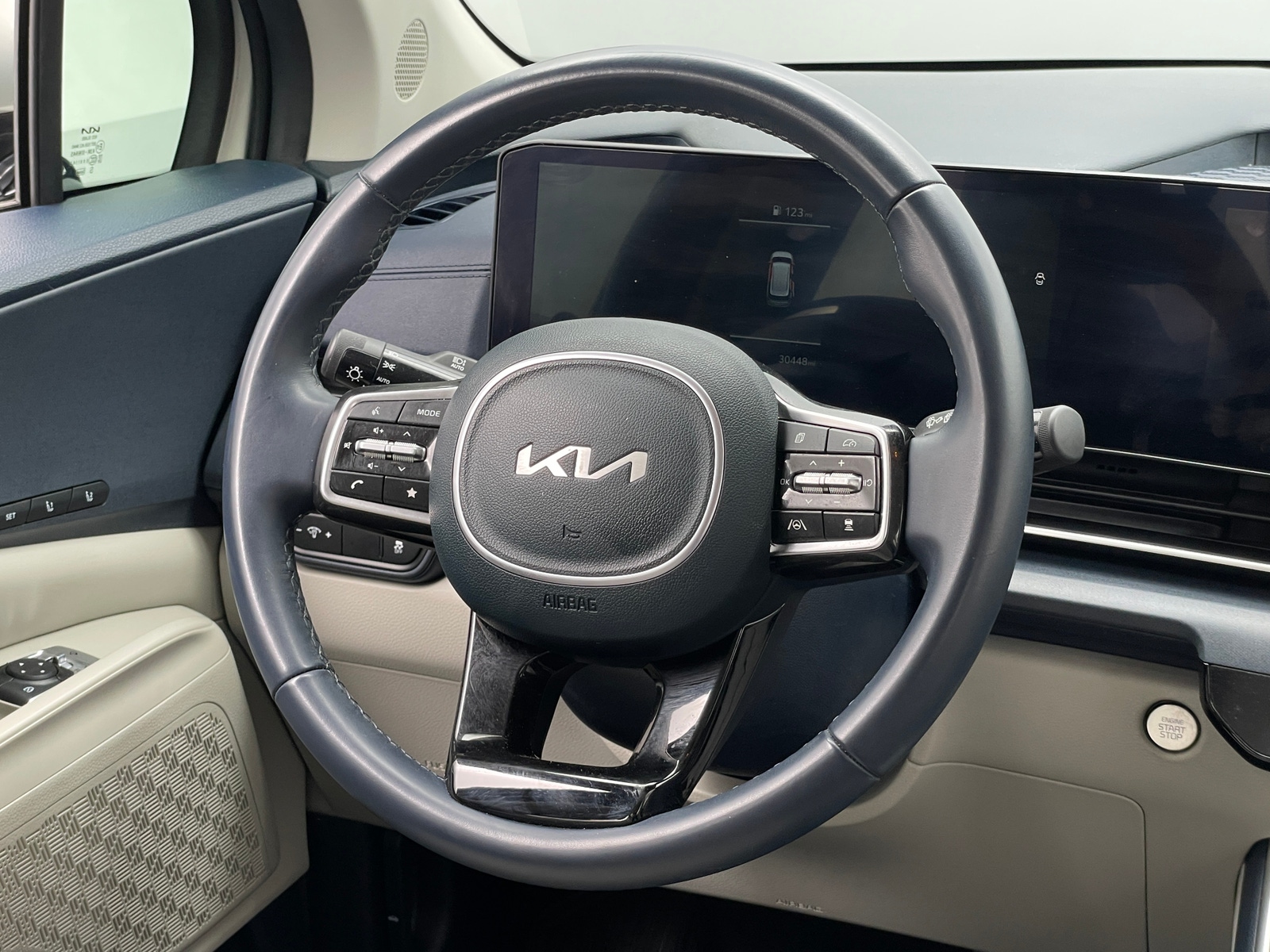 Thumbnail: 2025 Kia Carnival - 4