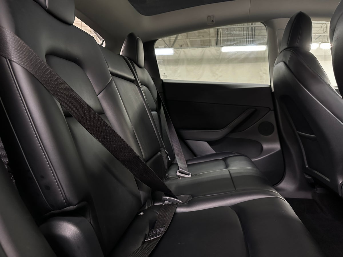 2021 Tesla Model Y Standard Range in Midnight Silver Metallic — photo 2