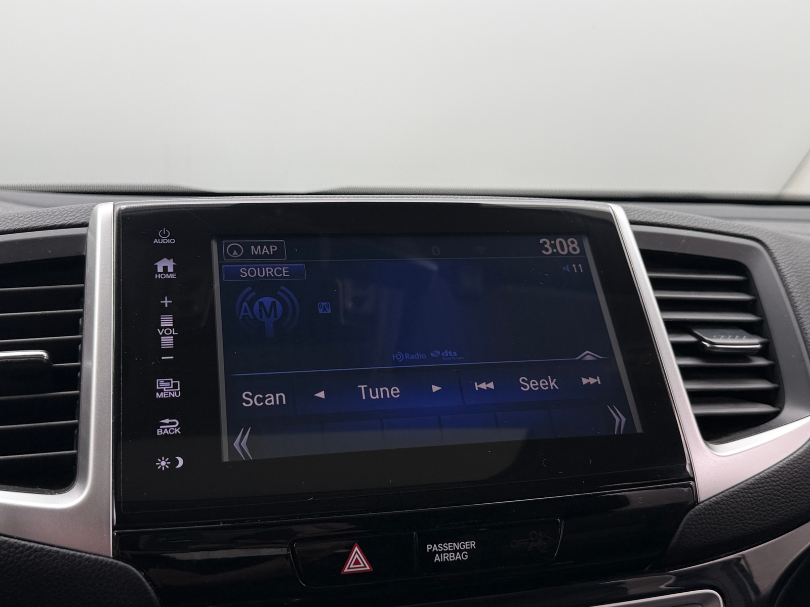 Thumbnail: 2017 Honda Pilot - 3