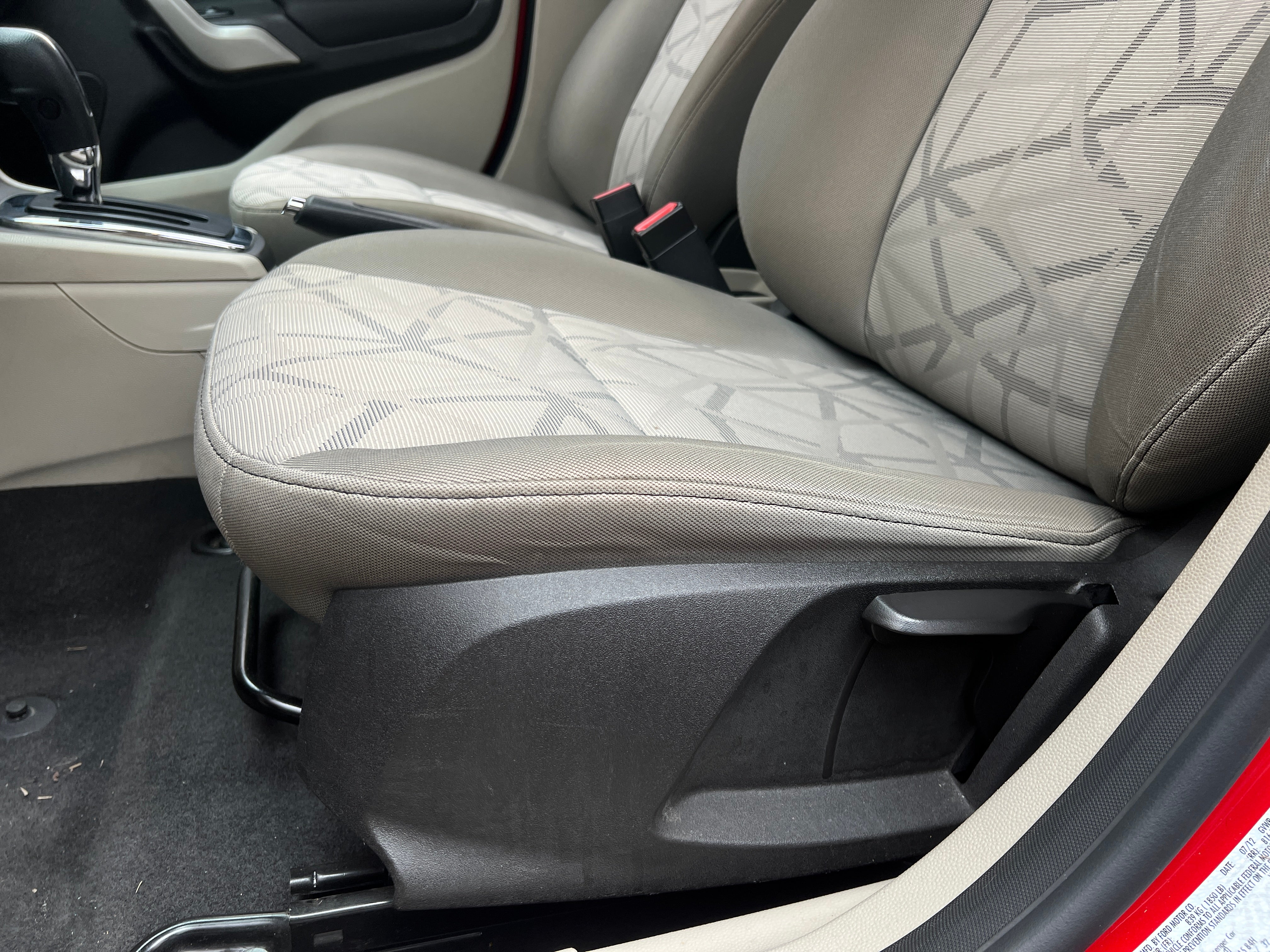 Used 2013 Ford Fiesta SE with VIN 3FADP4BJ2DM117842 for sale in Pewaukee, WI