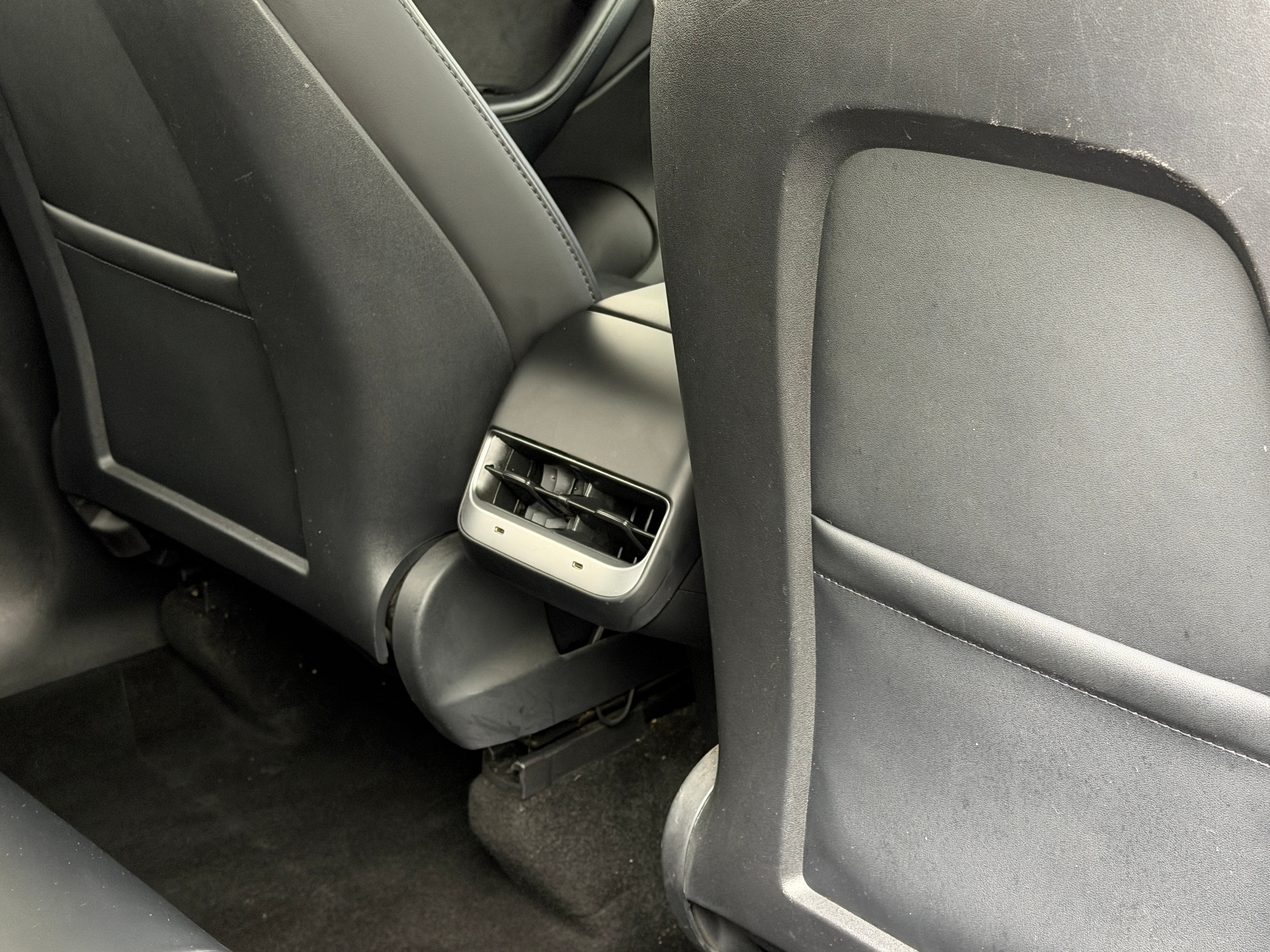 Used 2021 Tesla Model Y Long Range with VIN 5YJYGDEE9MF138041 for sale in Oak Creek, WI