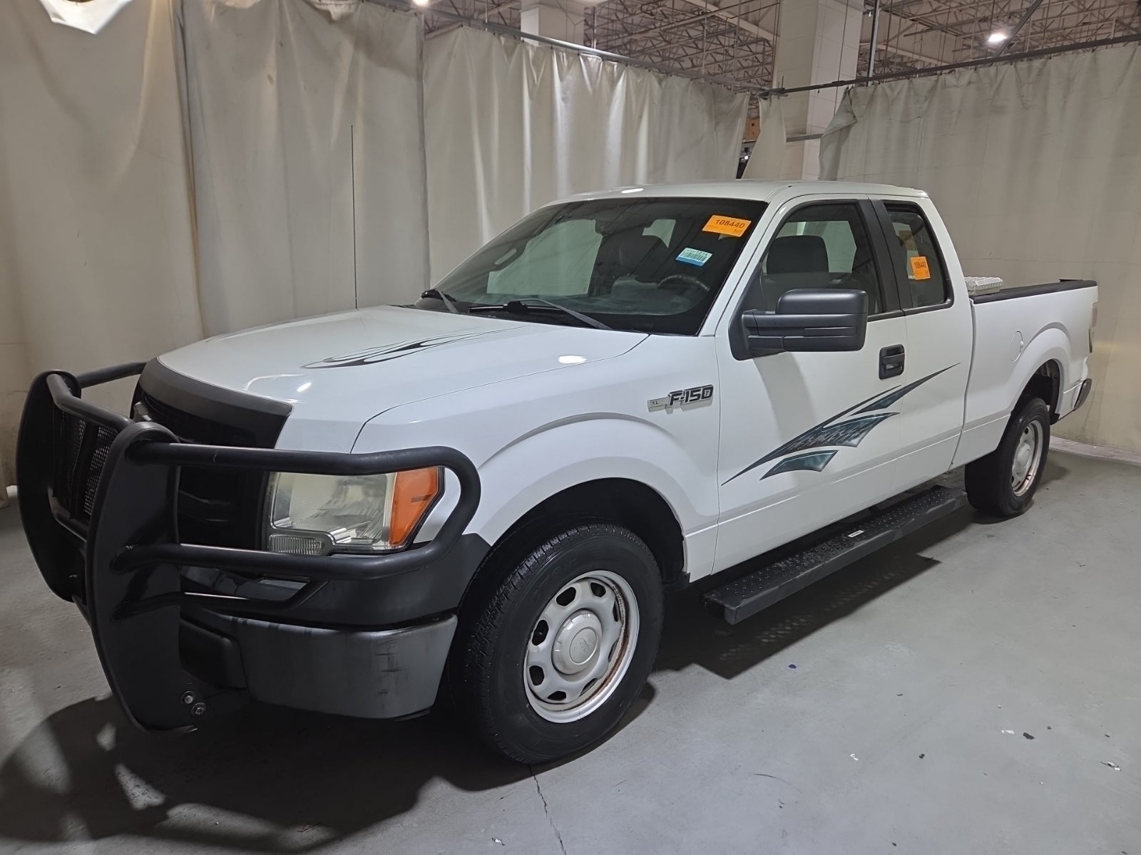 2014 Ford F-150 2WD Supercab 145" XL