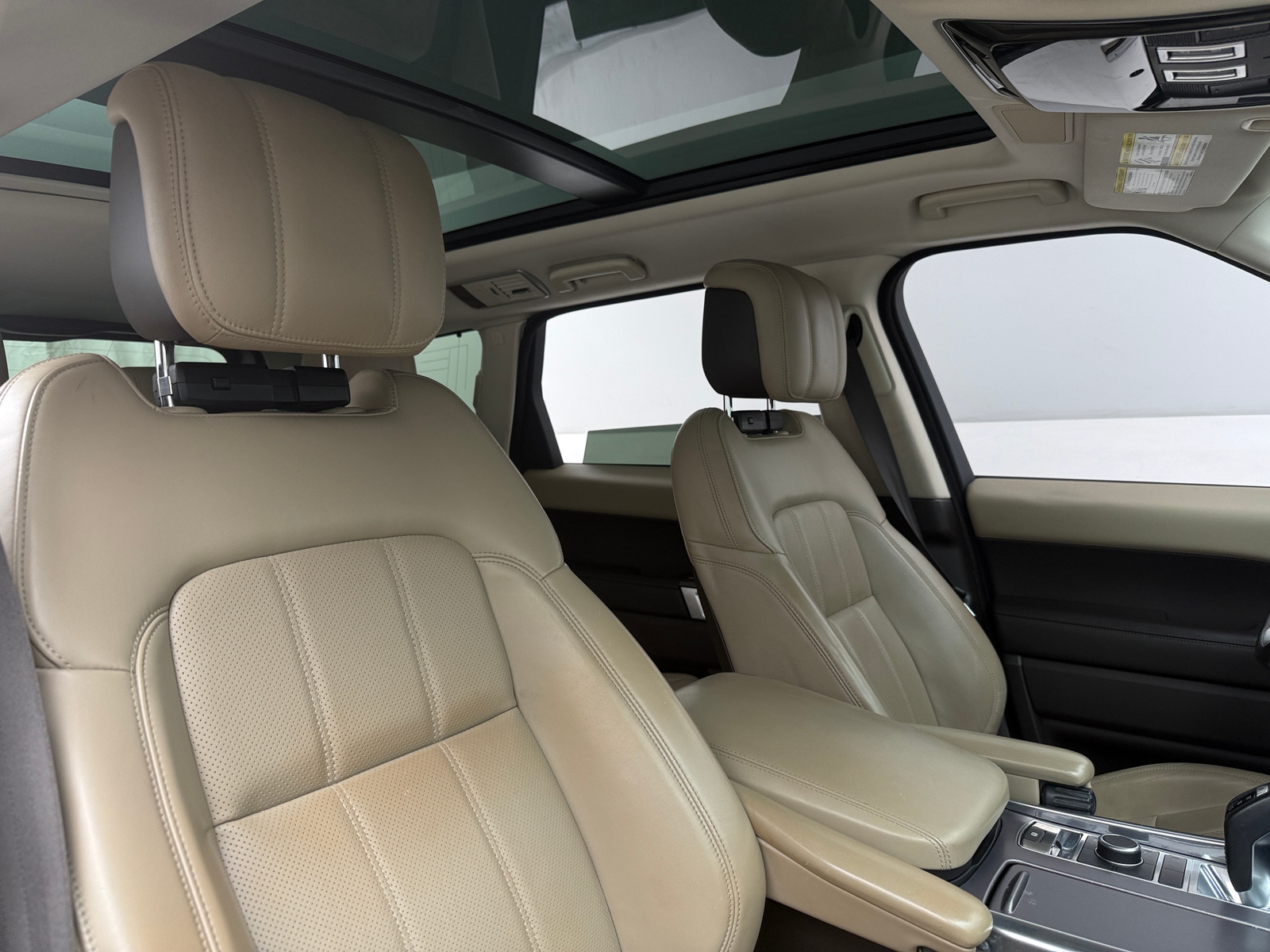 Thumbnail: 2020 Land Rover Range Rover Sport - 2