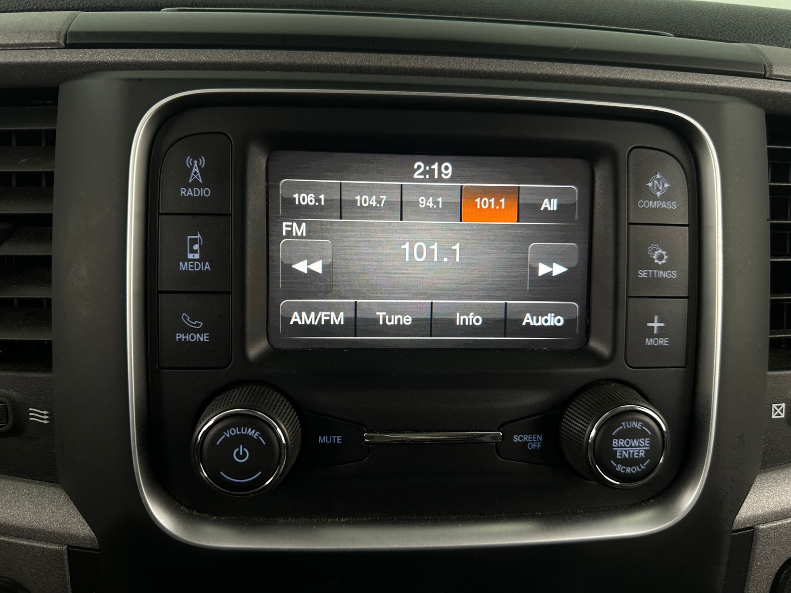 Thumbnail: 2021 RAM 1500 Classic - 4