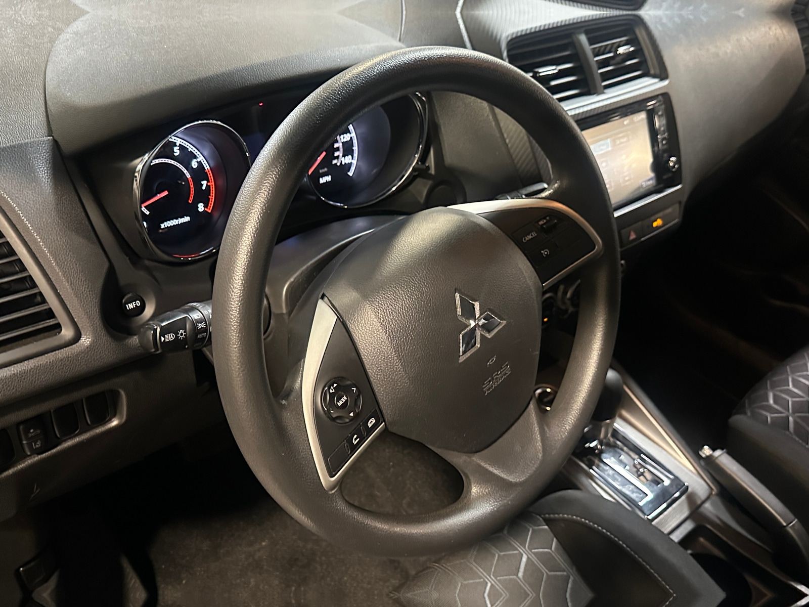 Thumbnail: 2022 Mitsubishi Outlander Sport - 5