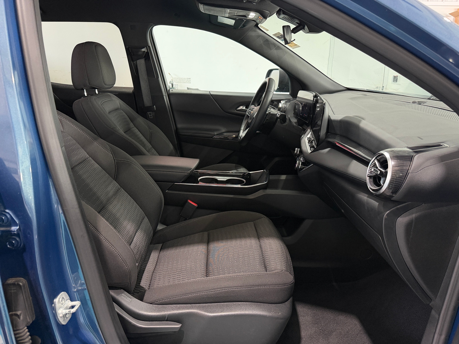 Thumbnail: 2025 Chevrolet Equinox - 2