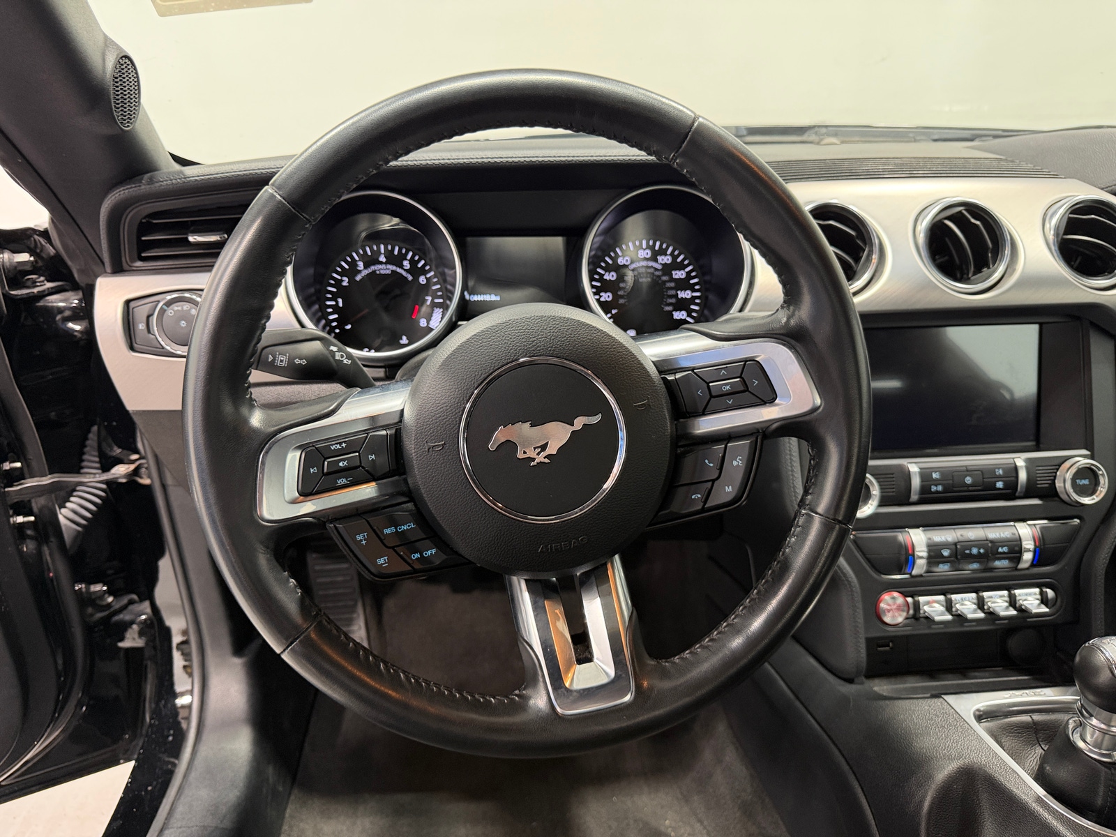 Thumbnail: 2022 Ford Mustang - 4