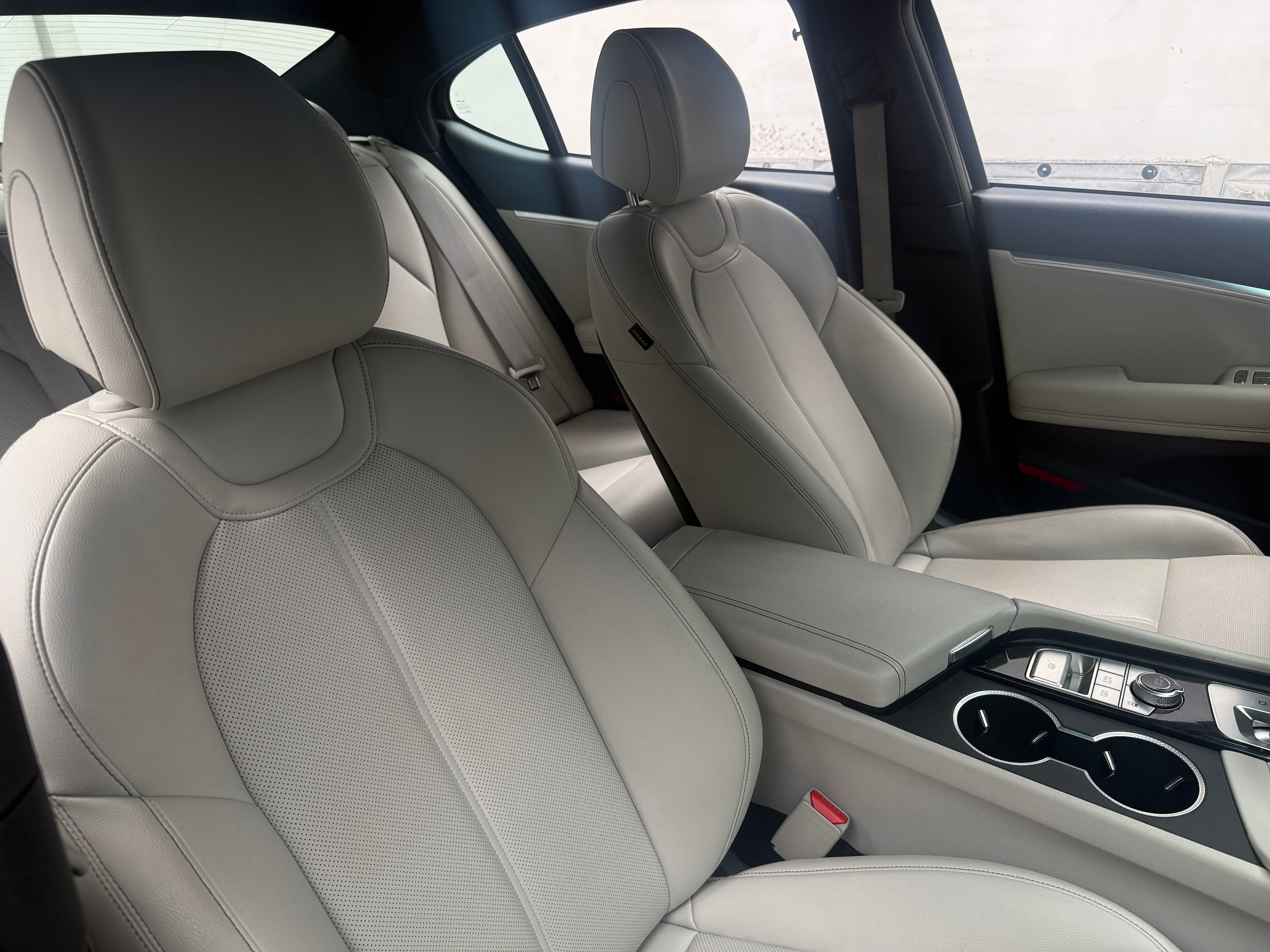 2025 GENESIS G70